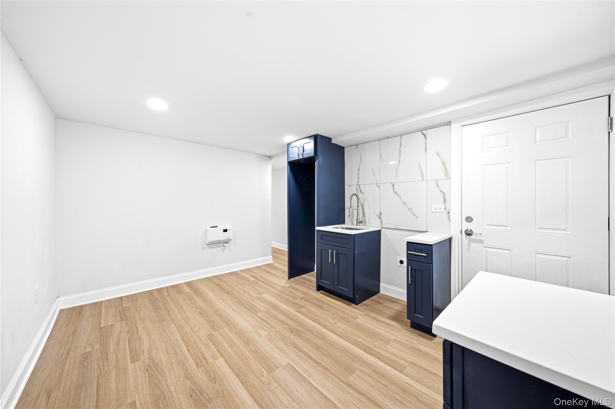 Single Family E 230th Street Bronx, NY 10466, MLS-1035873-29