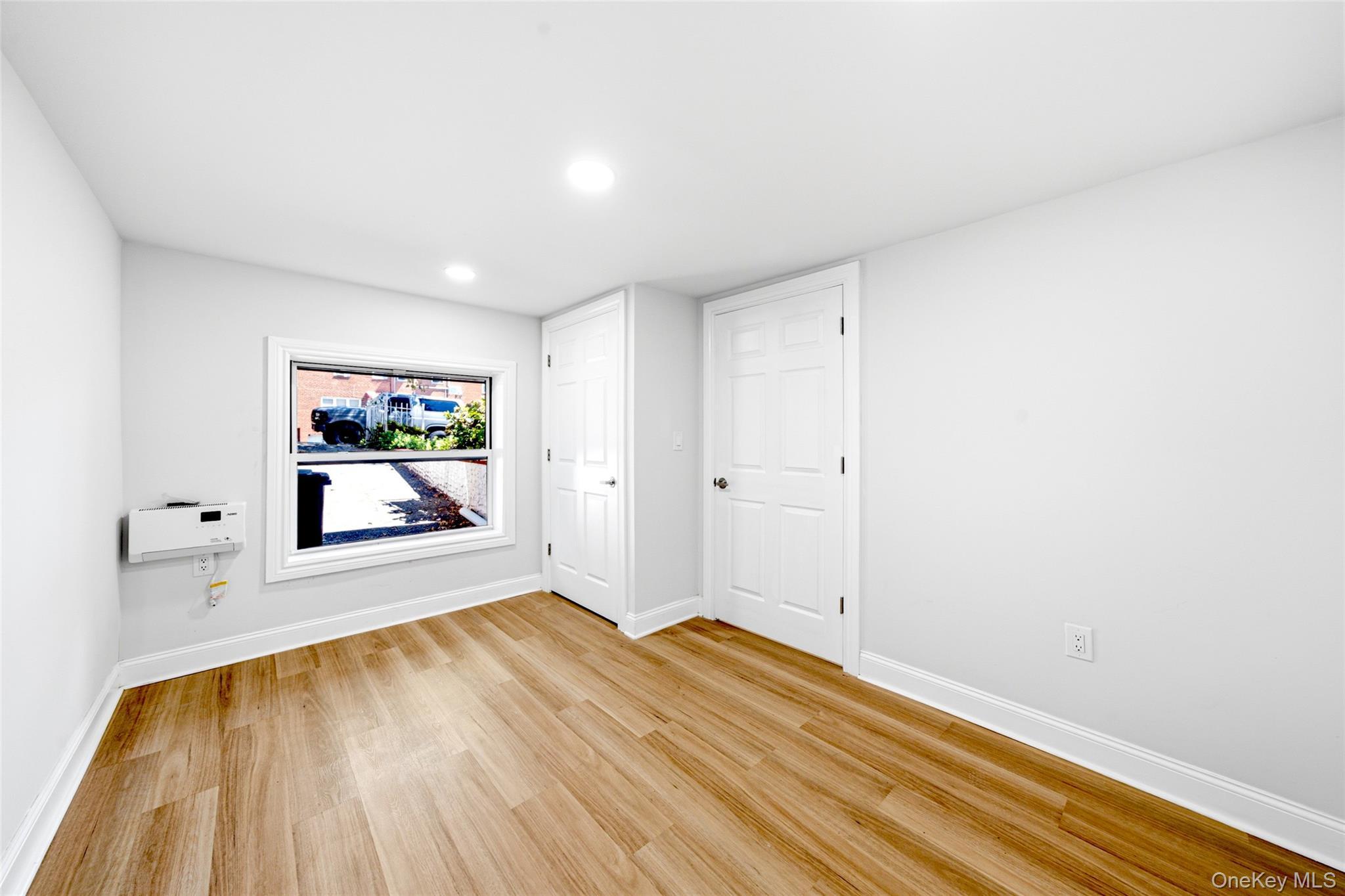 Single Family E 230th Street Bronx, NY 10466, MLS-1035873-31