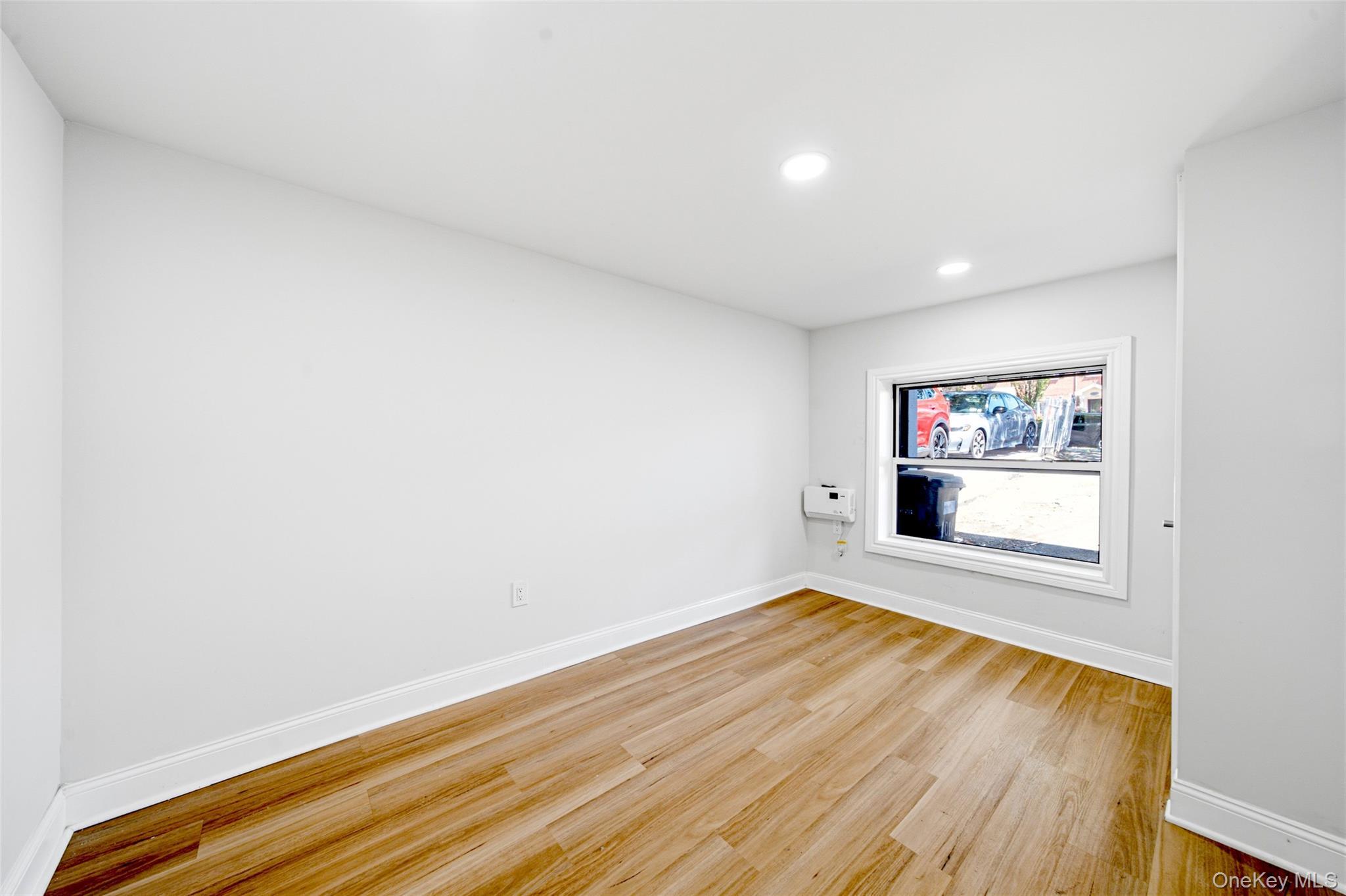 Single Family E 230th Street Bronx, NY 10466, MLS-1035873-32