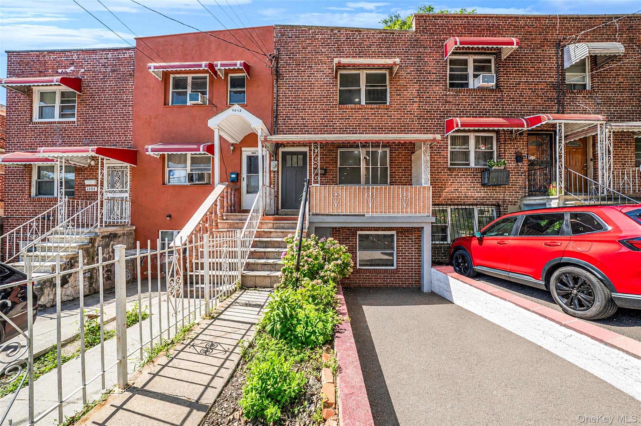Single Family E 230th Street Bronx, NY 10466, MLS-1035873-37