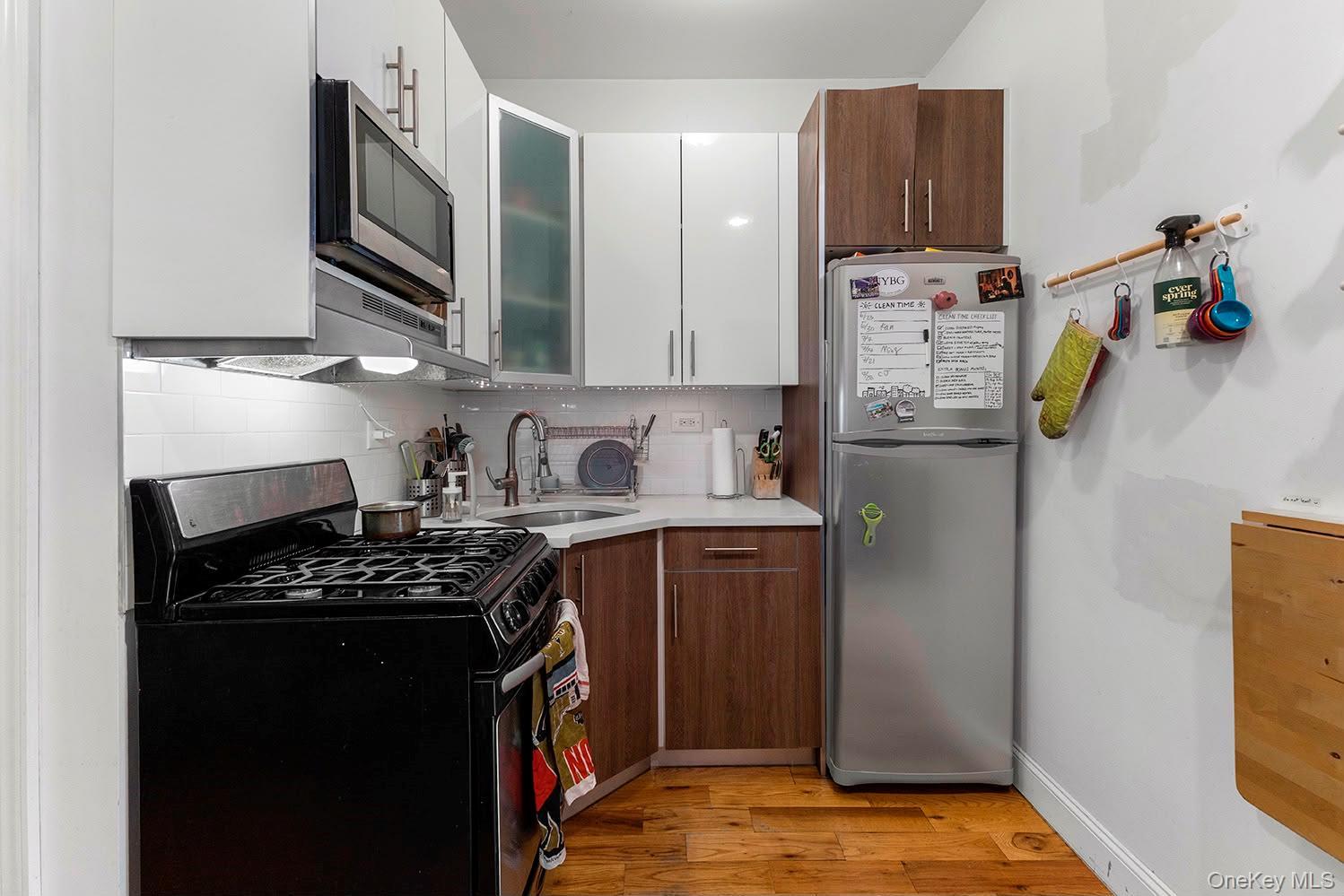 Single Family Lafayette Avenue  Brooklyn, NY 11221, MLS-1035875-10