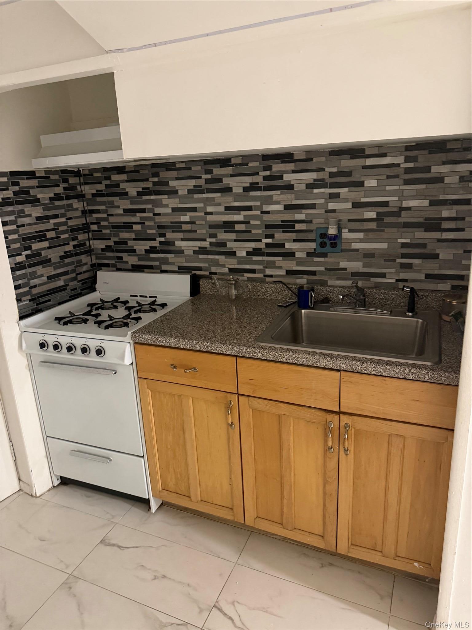 Single Family Hollis Avenue  Queens, NY 11429, MLS-1035878-15