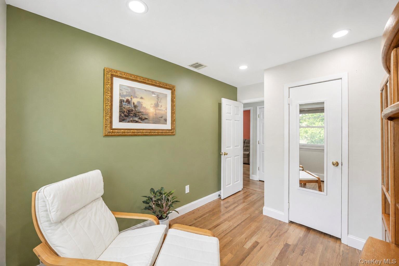Single Family Forest Avenue  Suffolk County, NY 11755, MLS-1035893-21
