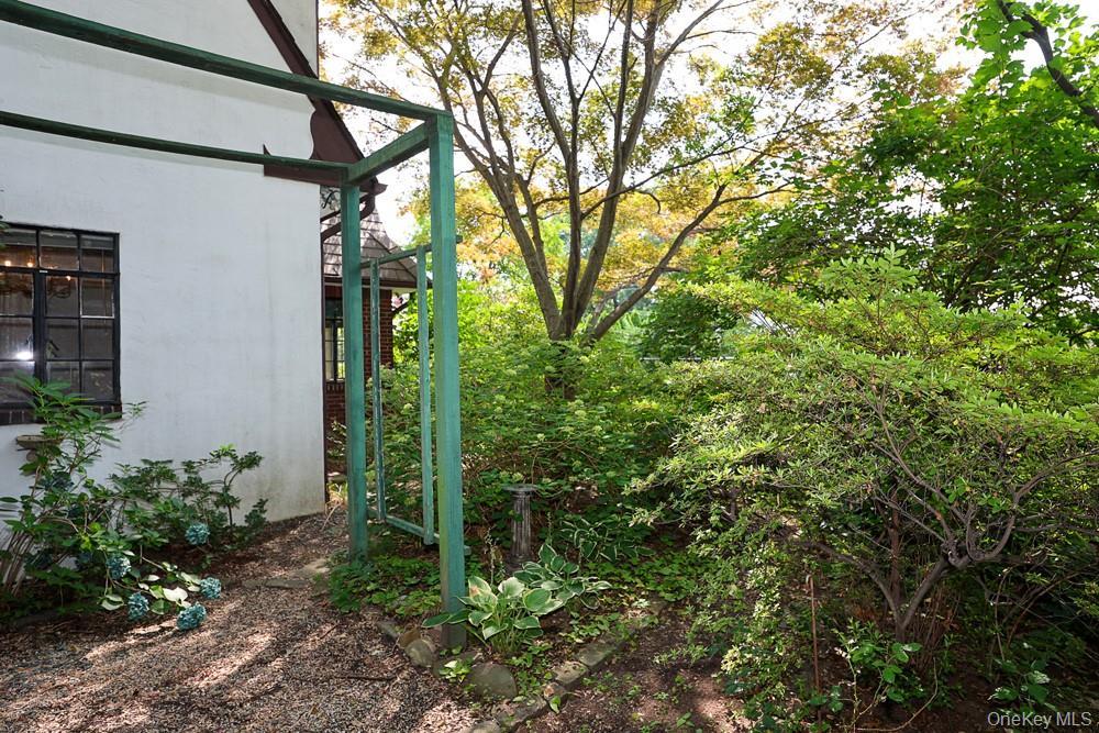 Single Family Somerset Street Queens, NY 11432, MLS-1035895-21
