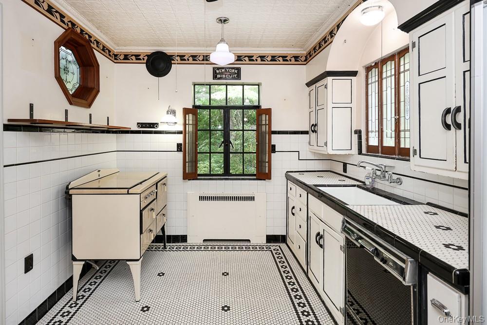 Single Family Somerset Street Queens, NY 11432, MLS-1035895-9