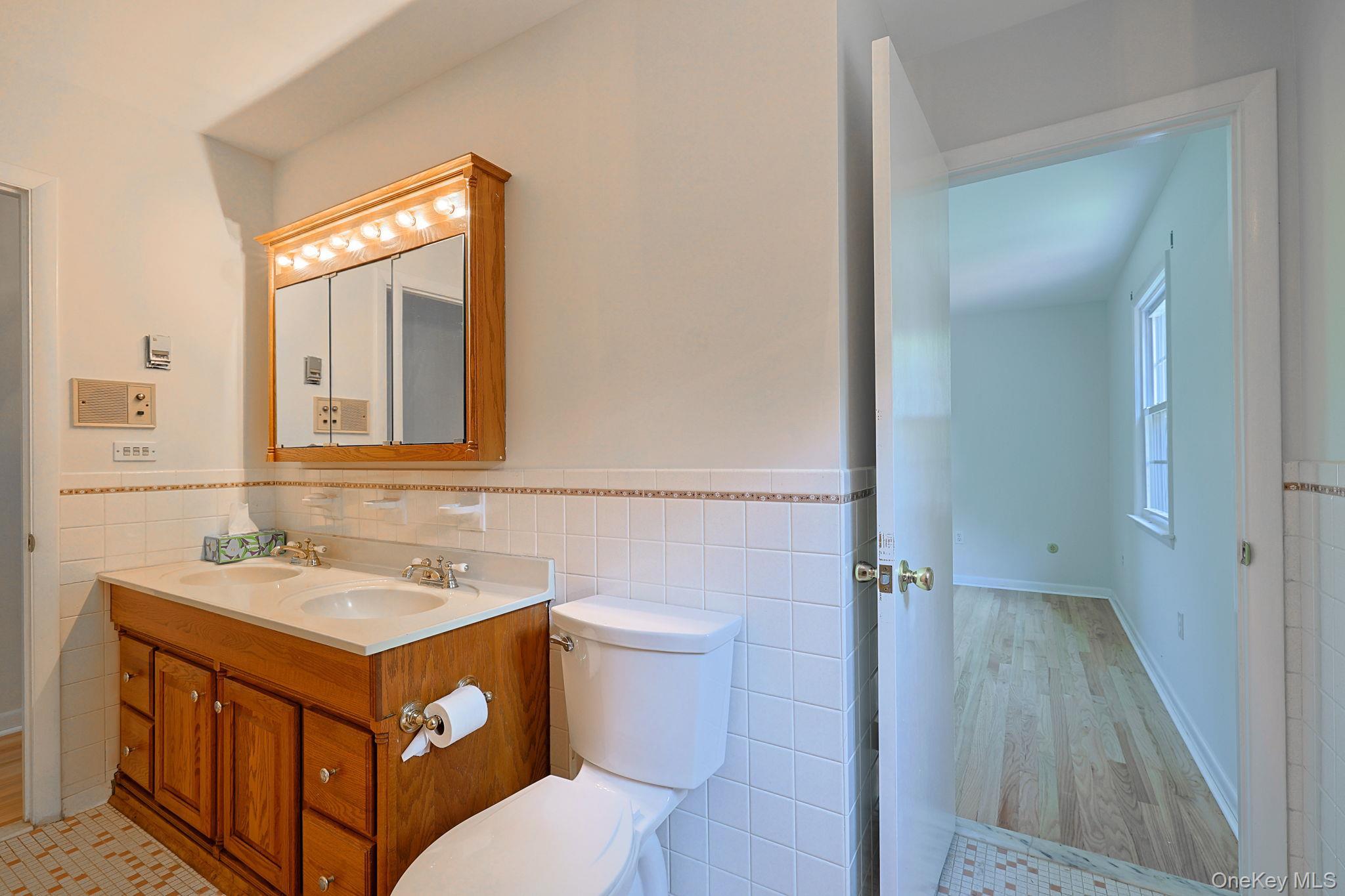 Single Family Edgehill Drive Dutchess County, NY 12590, MLS-1035904-17