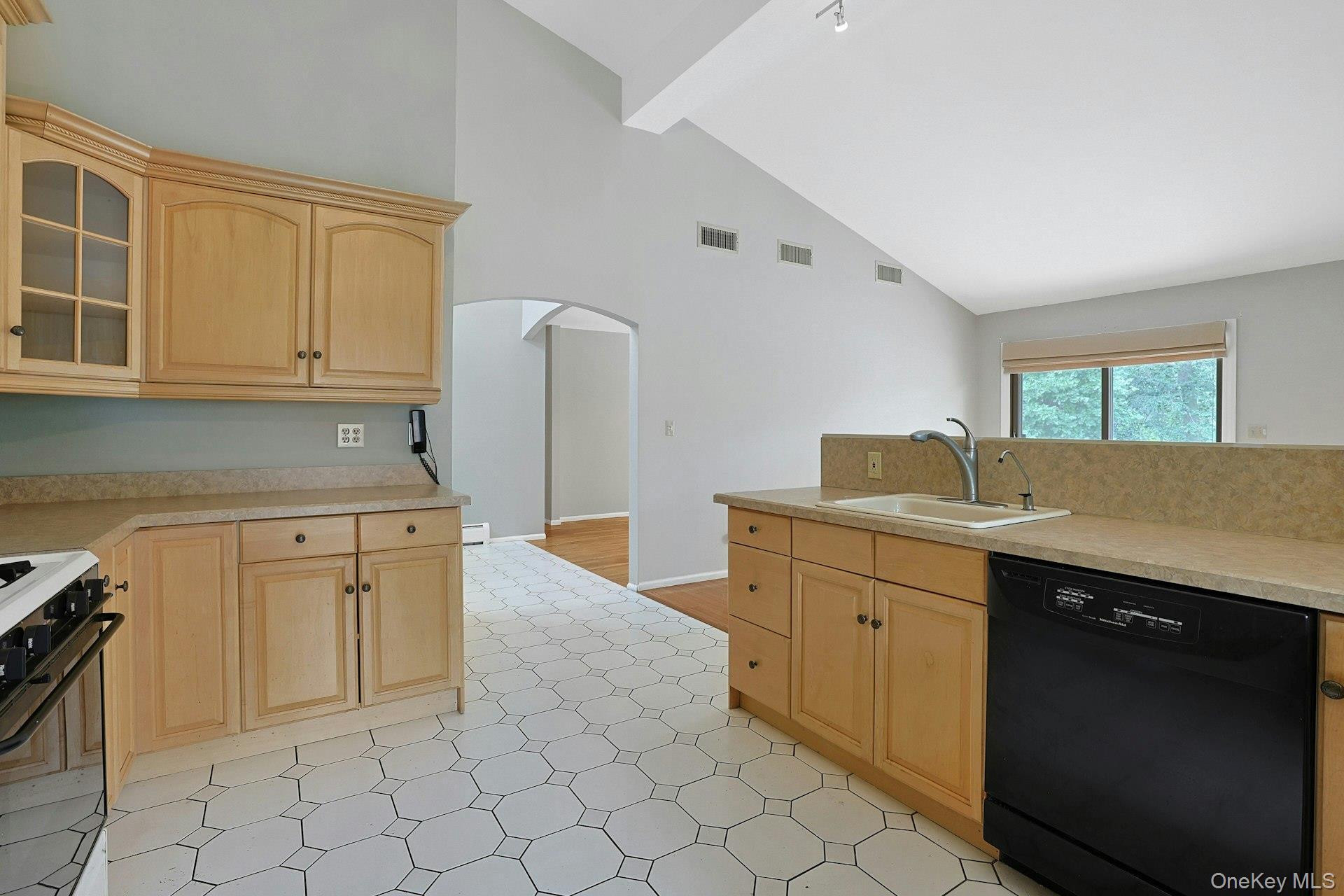 Single Family Sasson Terrace Rockland County, NY 10989, MLS-1035913-17