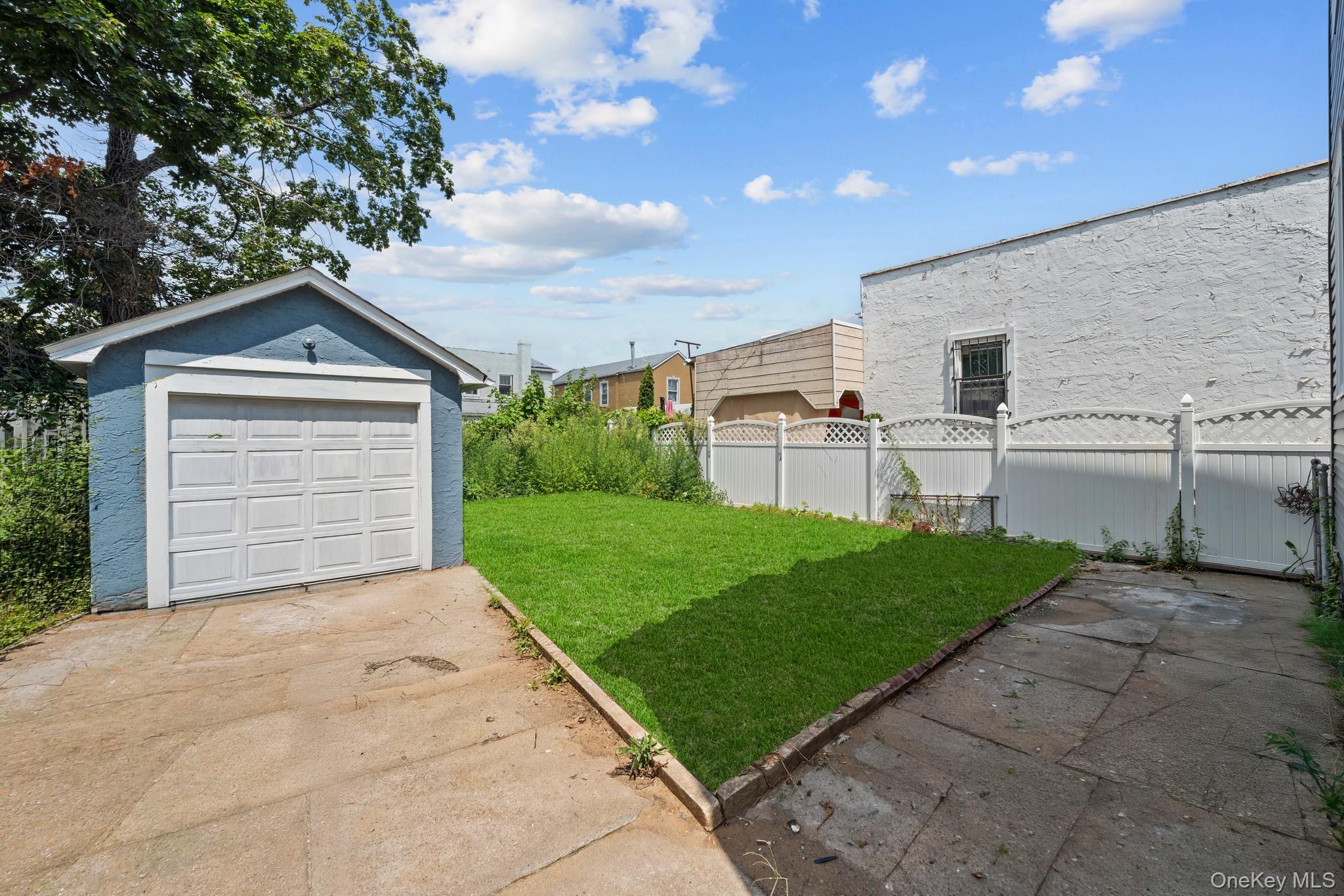 Single Family 231st Street Queens, NY 11413, MLS-1035922-10