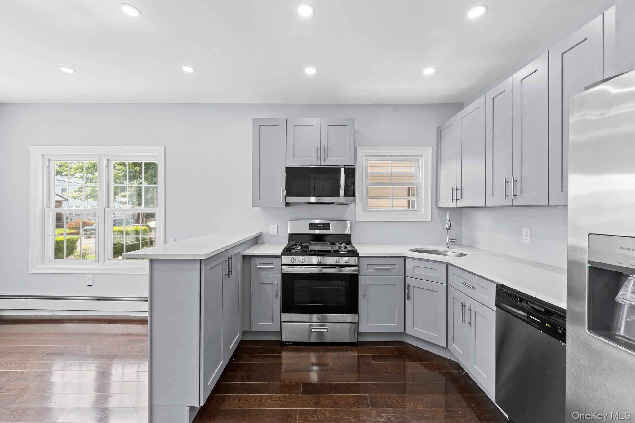 Single Family 231st Street Queens, NY 11413, MLS-1035922-2