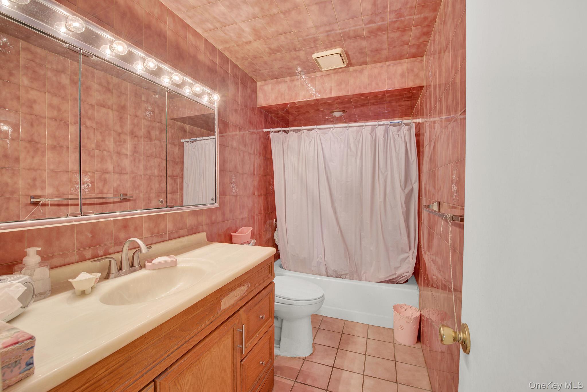 Single Family 68 Th Place  Queens, NY 11385, MLS-1035926-11