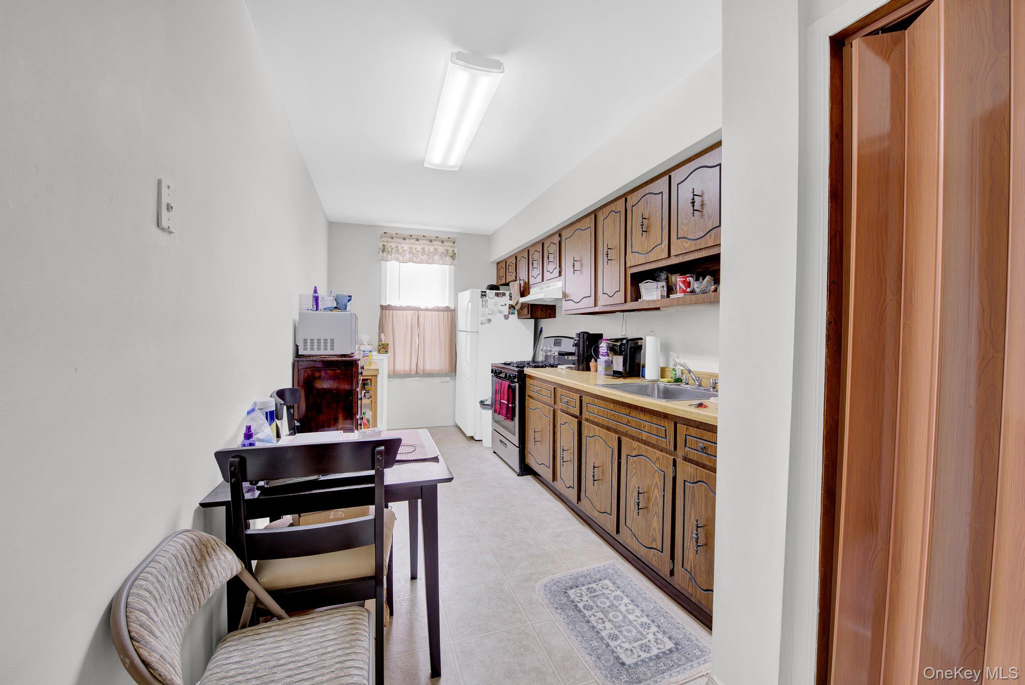 Single Family 68 Th Place  Queens, NY 11385, MLS-1035926-14