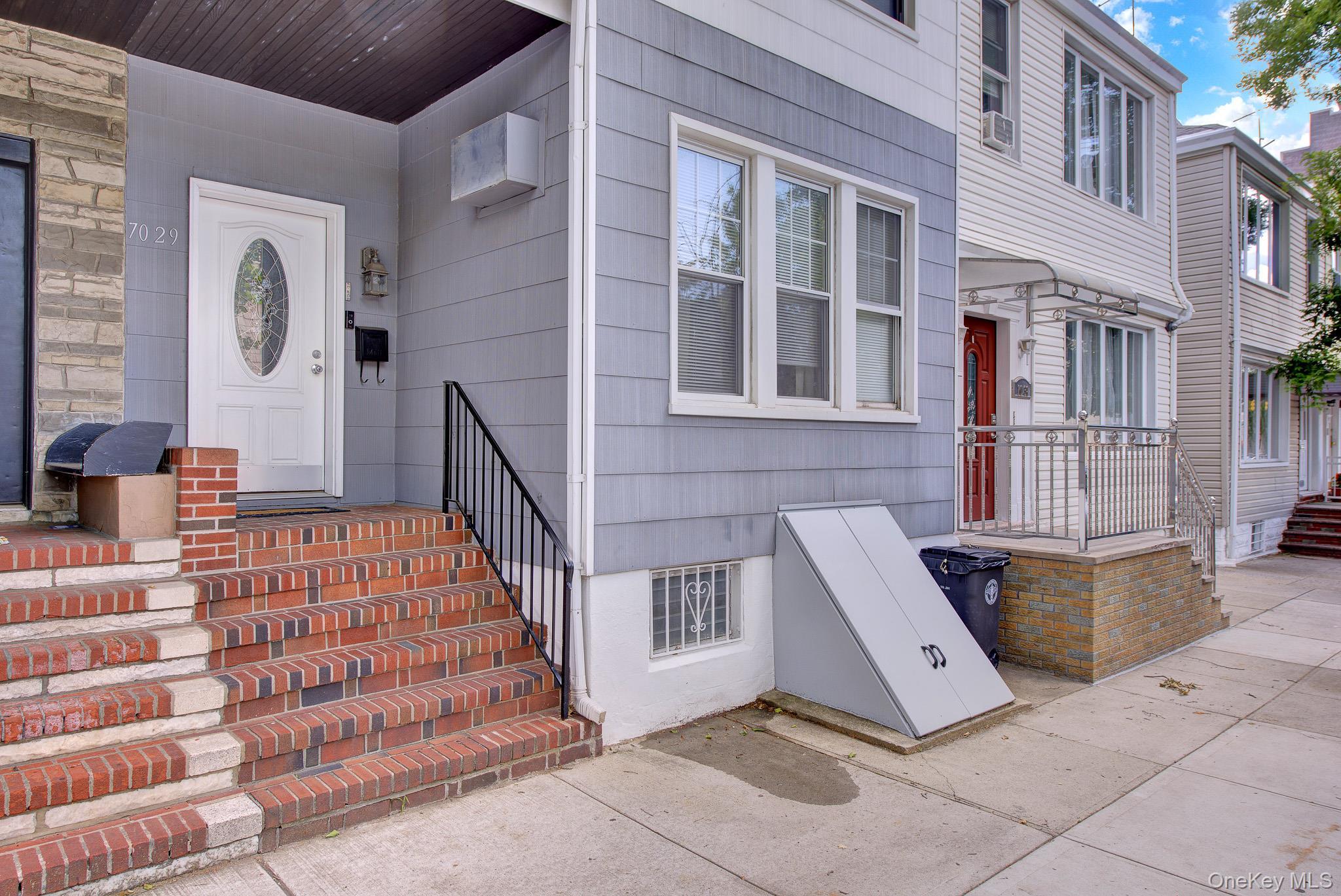 Single Family 68 Th Place  Queens, NY 11385, MLS-1035926-2