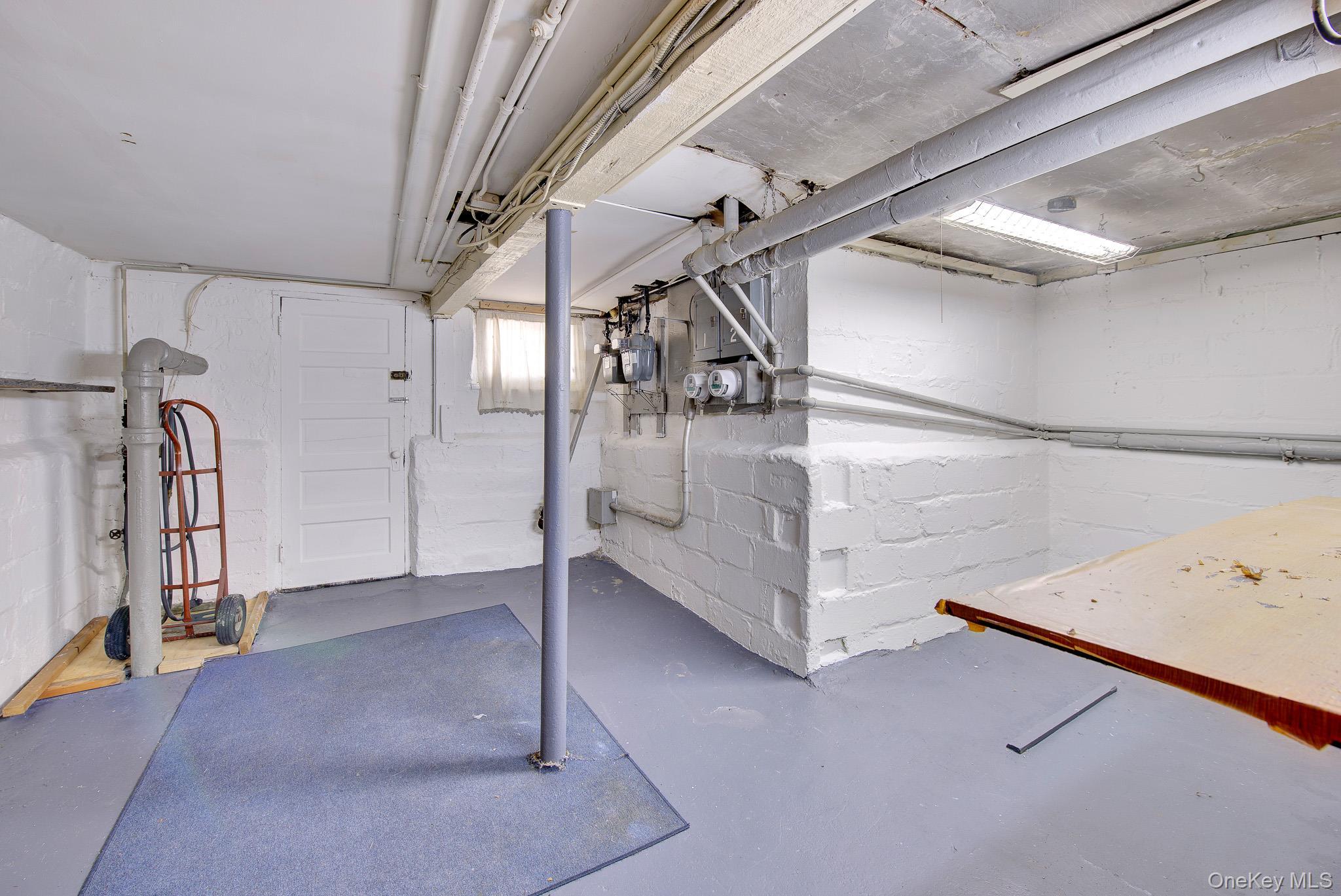 Single Family 68 Th Place  Queens, NY 11385, MLS-1035926-22