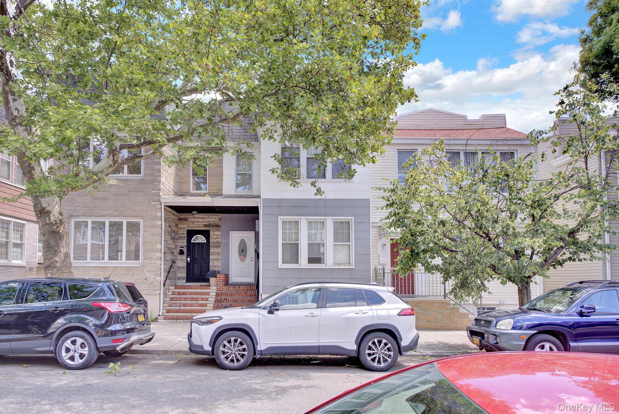 Single Family 68 Th Place  Queens, NY 11385, MLS-1035926-4