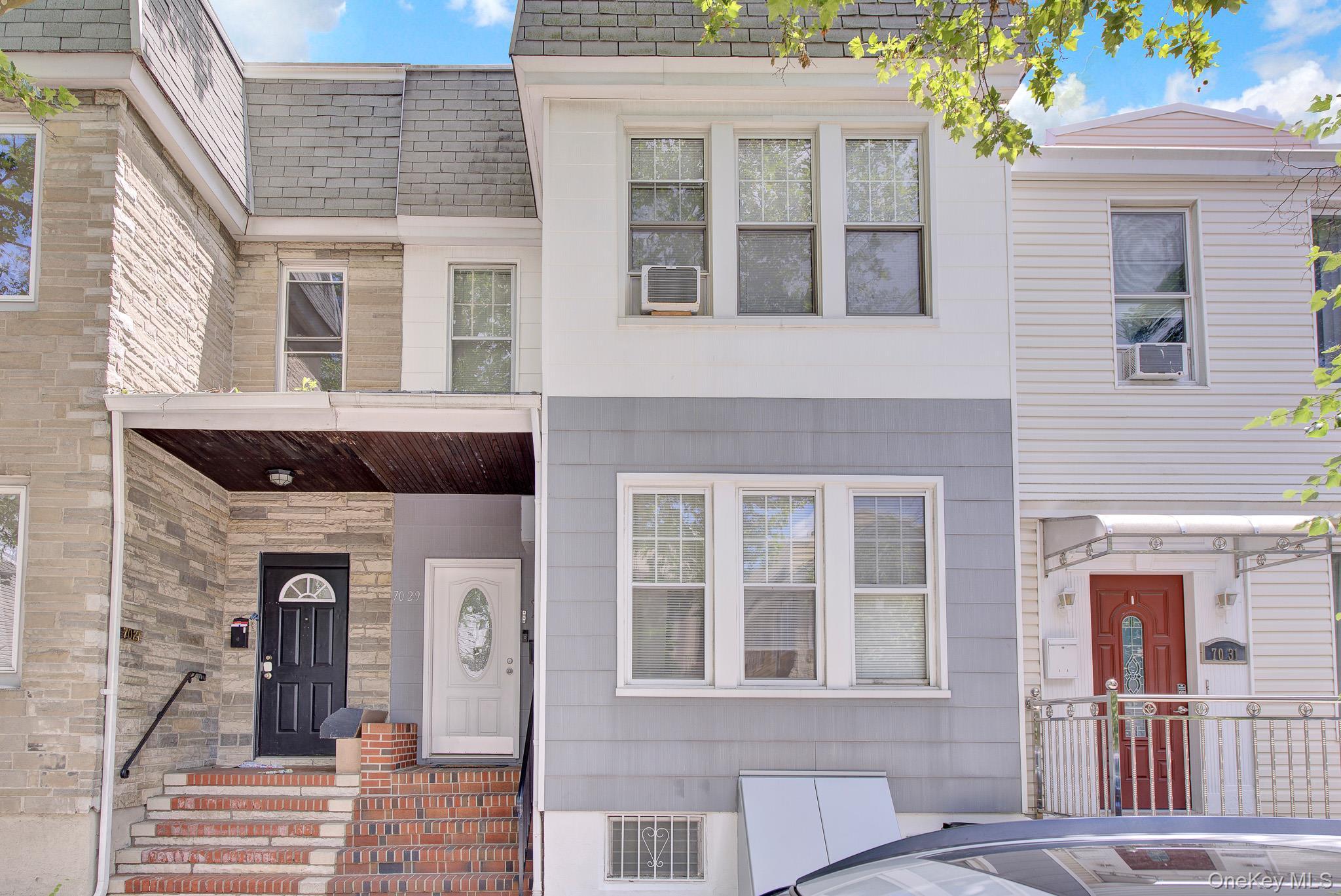 Single Family 68 Th Place  Queens, NY 11385, MLS-1035926-5