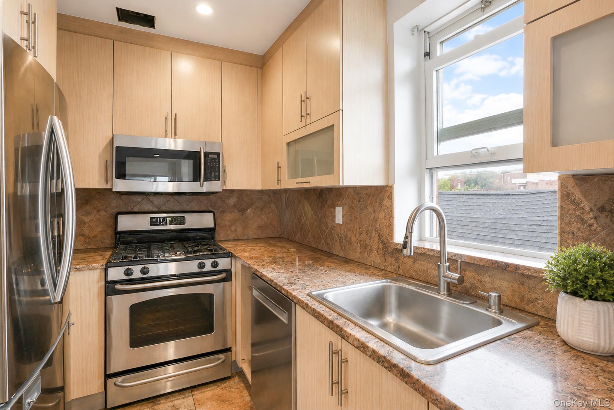 Condo Ocean Avenue  Brooklyn, NY 11229, MLS-1035938-3