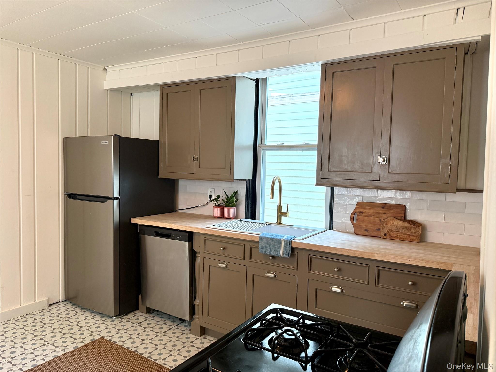 Single Family Elmendorf Street Ulster County, NY 12401, MLS-1035948-7