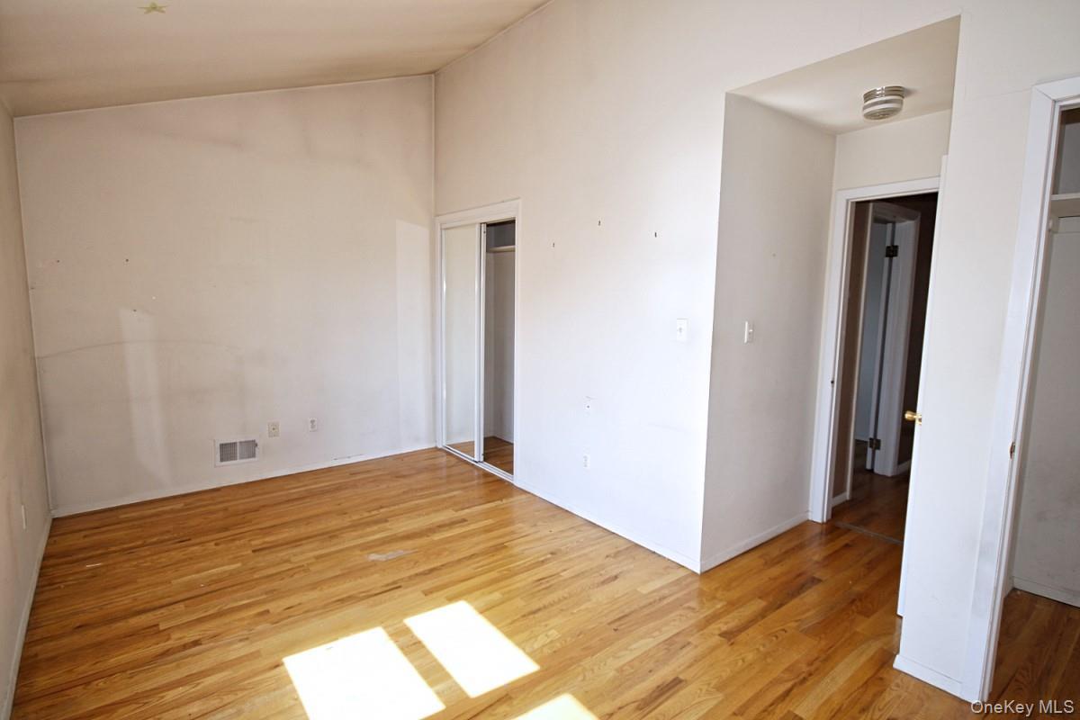 Single Family Abbey Road Staten Island, NY 10308, MLS-1035975-11