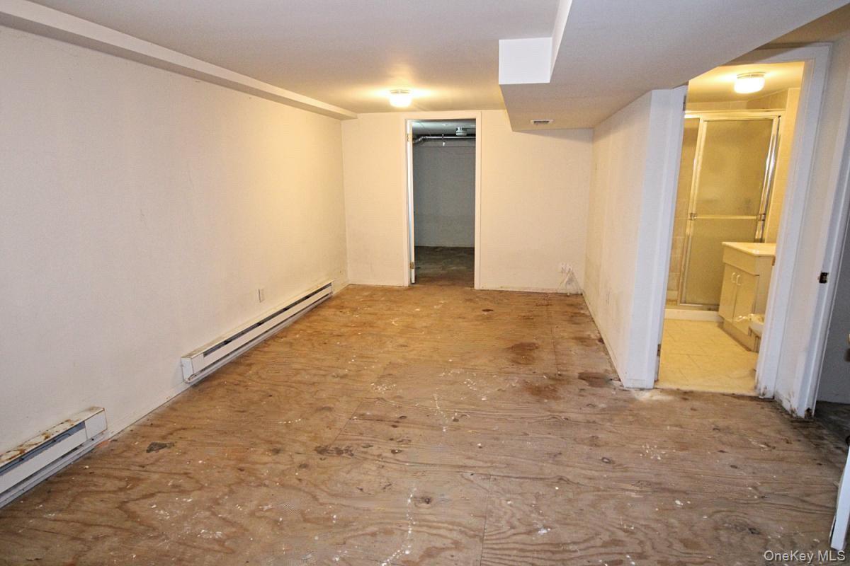 Single Family Abbey Road Staten Island, NY 10308, MLS-1035975-18