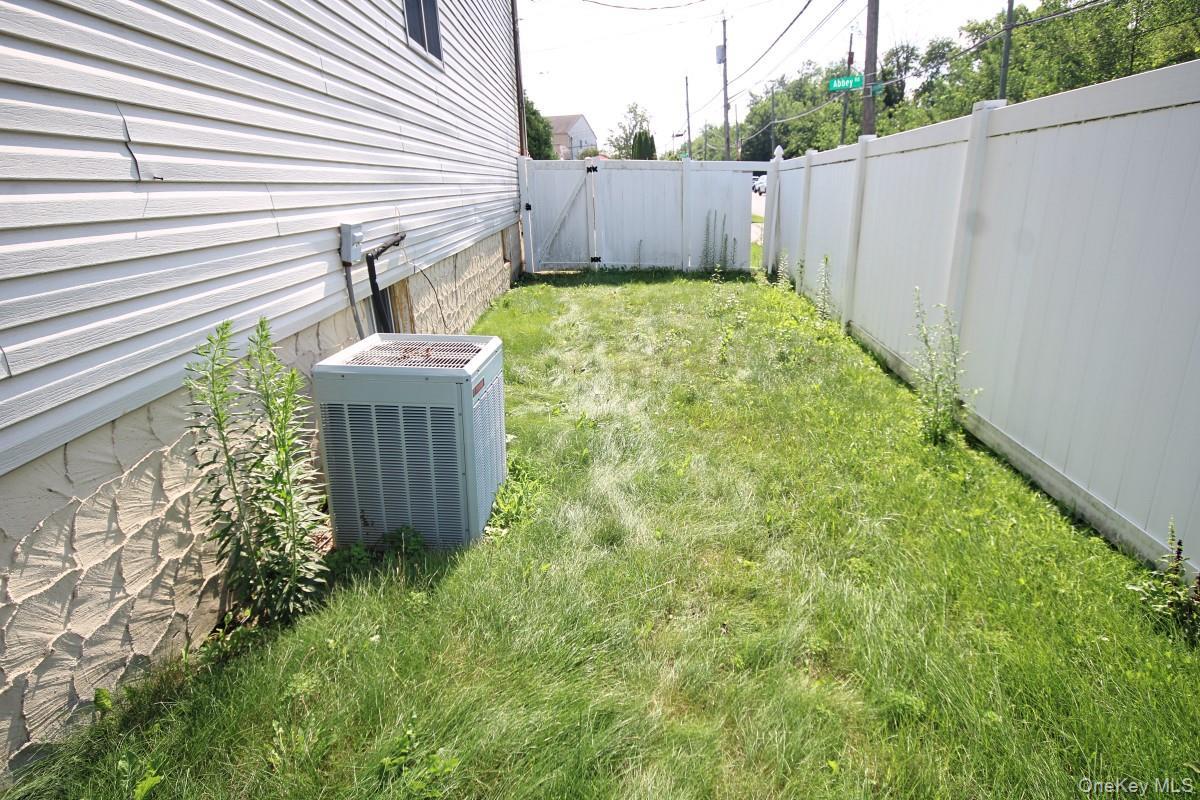 Single Family Abbey Road Staten Island, NY 10308, MLS-1035975-23
