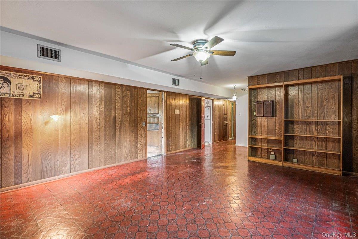 Single Family 14th Avenue  Queens, NY 11357, MLS-1035982-21