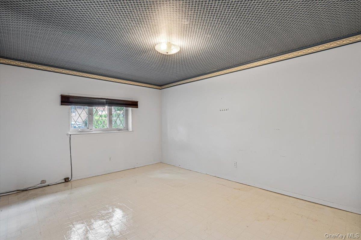 Single Family 14th Avenue  Queens, NY 11357, MLS-1035982-22