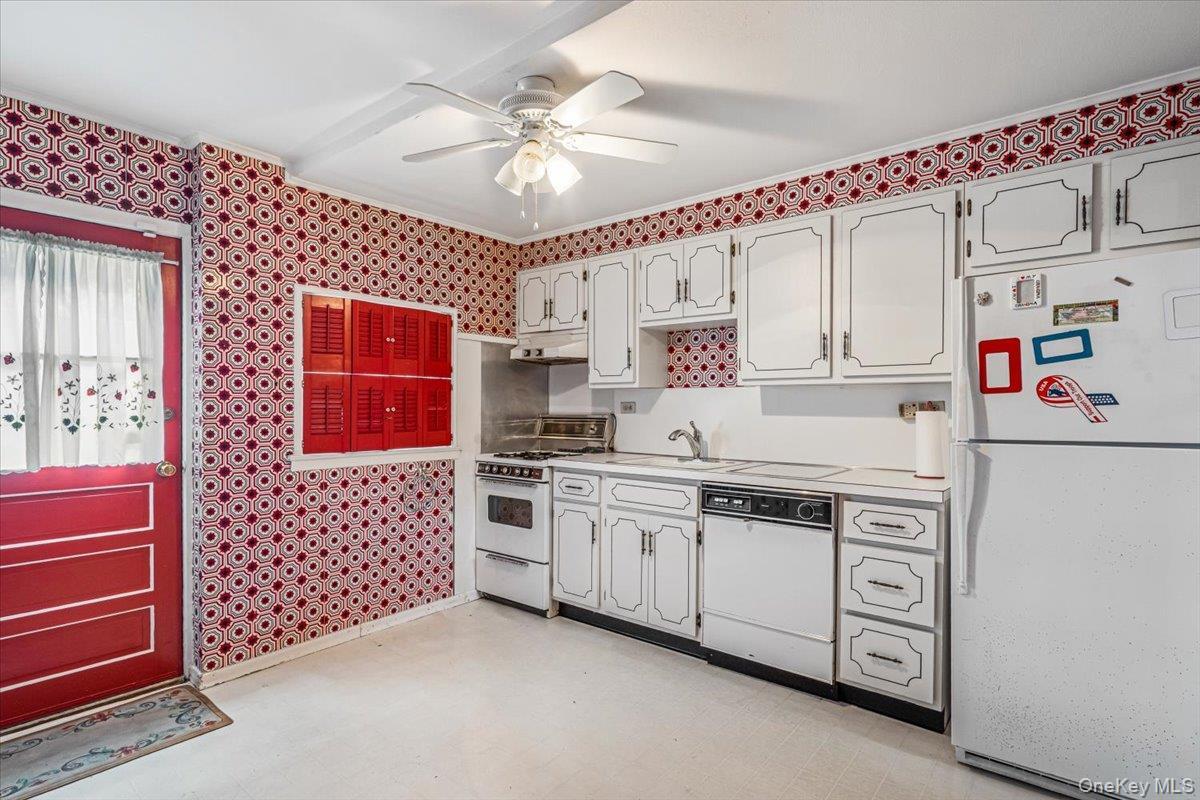 Single Family 14th Avenue  Queens, NY 11357, MLS-1035982-23