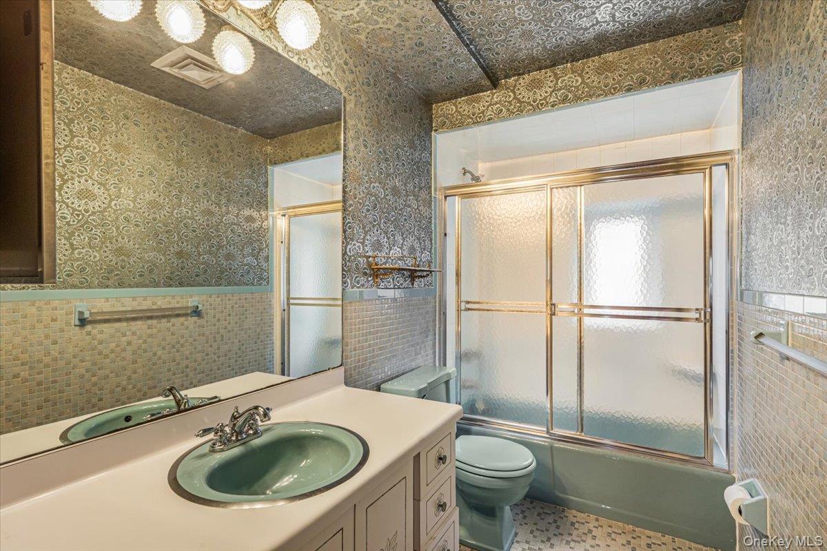 Single Family 14th Avenue  Queens, NY 11357, MLS-1035982-25