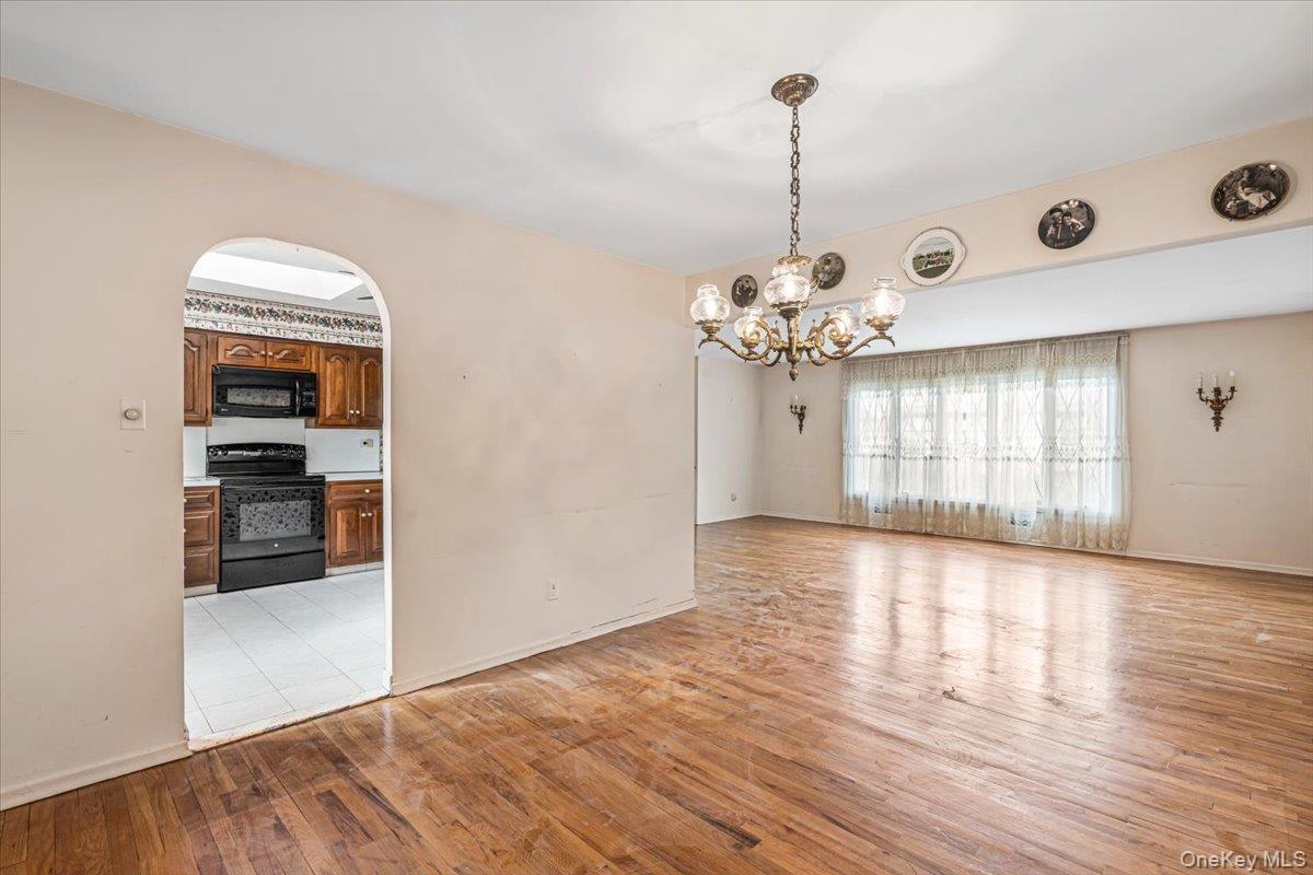 Single Family 14th Avenue  Queens, NY 11357, MLS-1035982-7