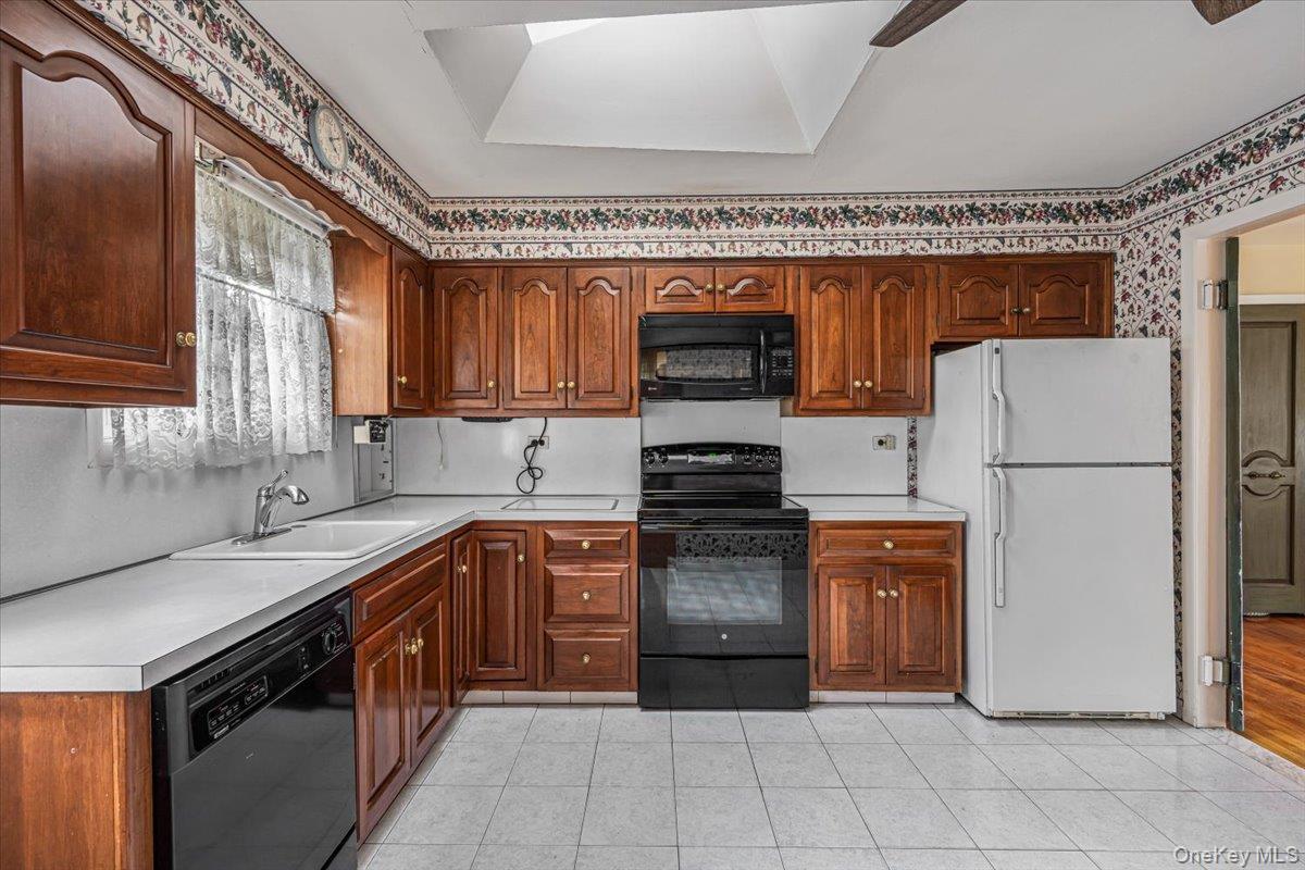 Single Family 14th Avenue  Queens, NY 11357, MLS-1035982-8