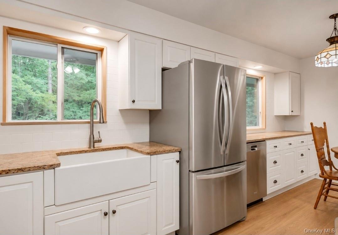 Single Family Division Avenue Suffolk County, NY 11715, MLS-1035989-9