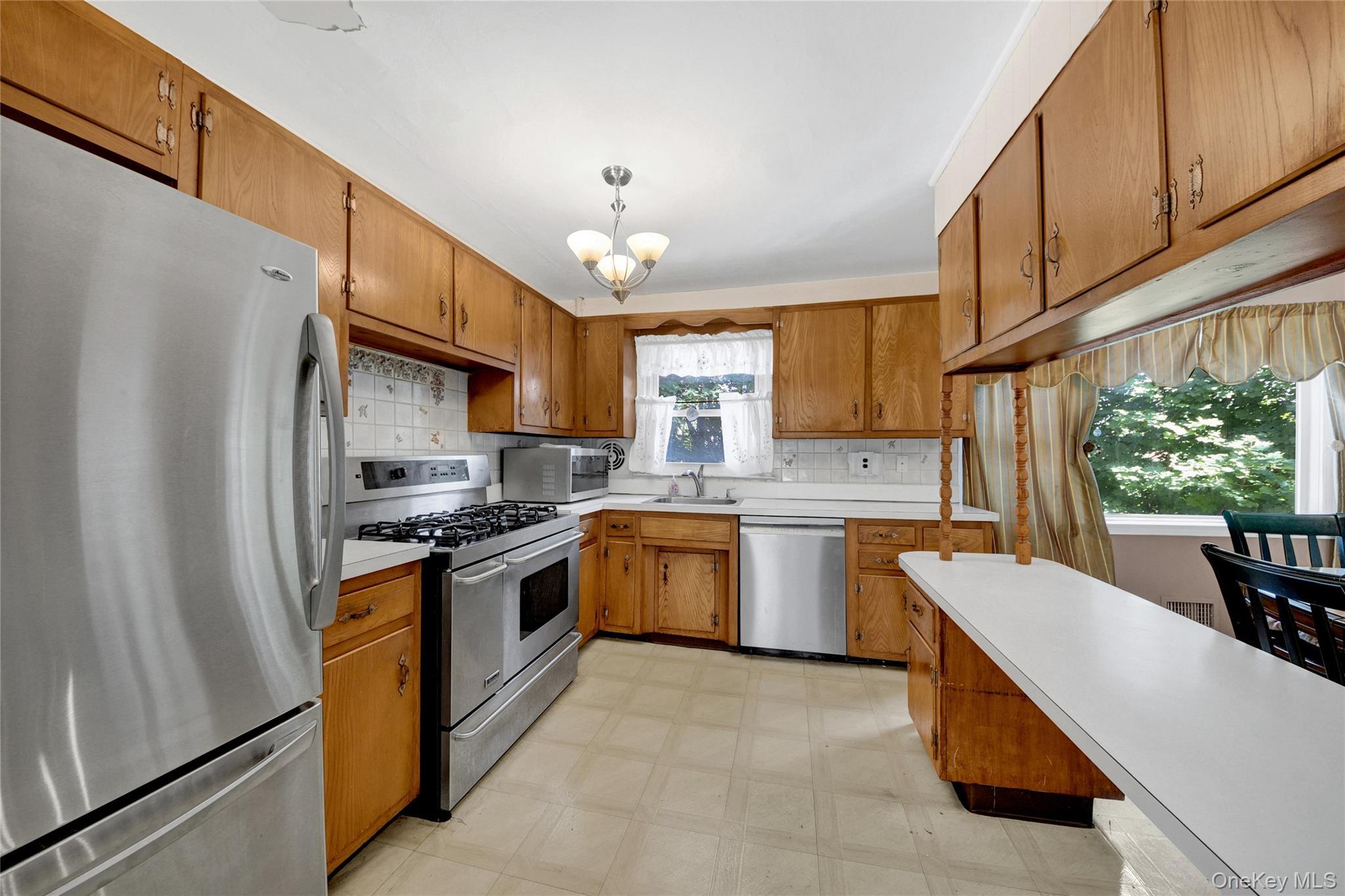 Single Family Stockbridge Road Westchester County, NY 10710, MLS-1036000-12
