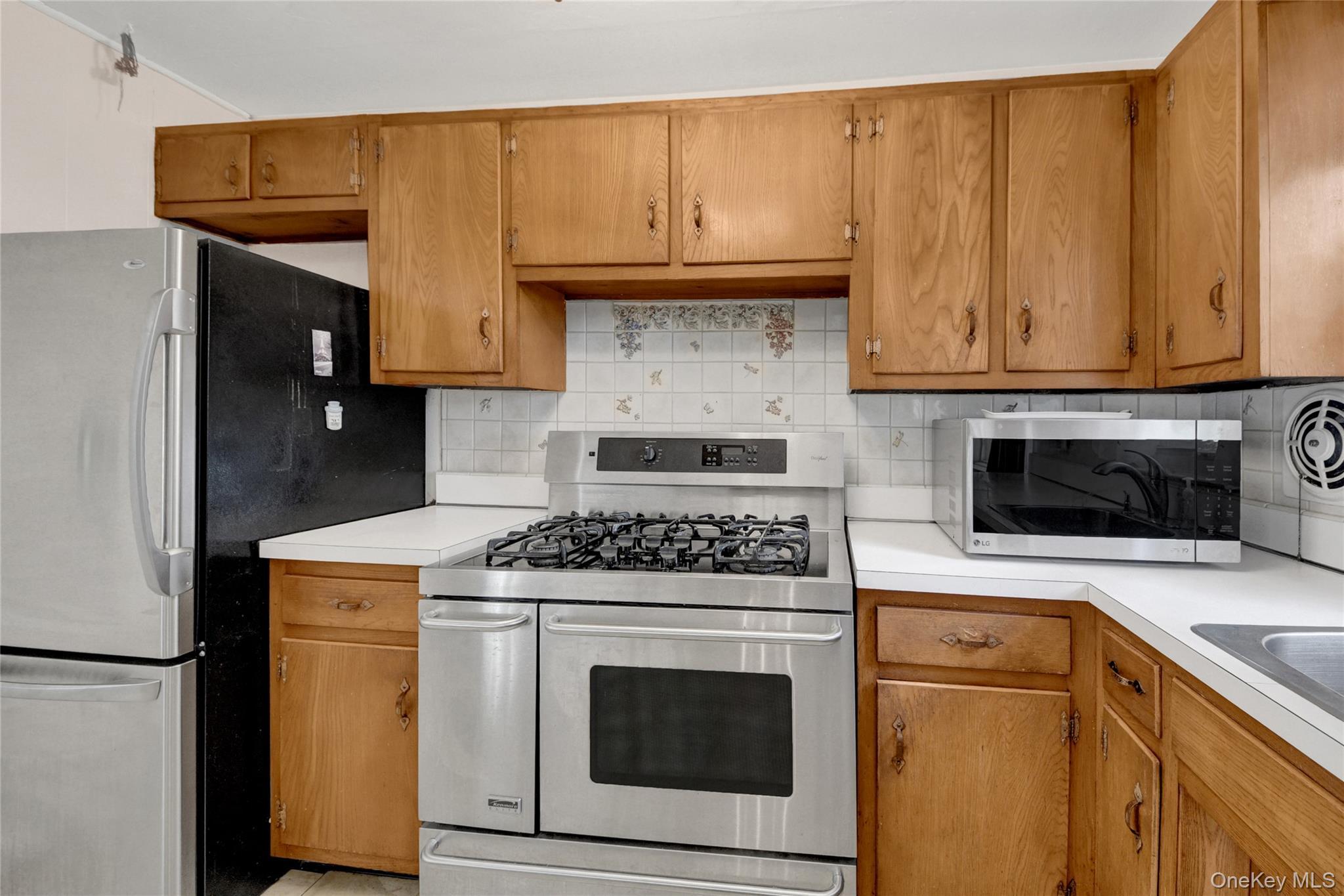 Single Family Stockbridge Road Westchester County, NY 10710, MLS-1036000-13