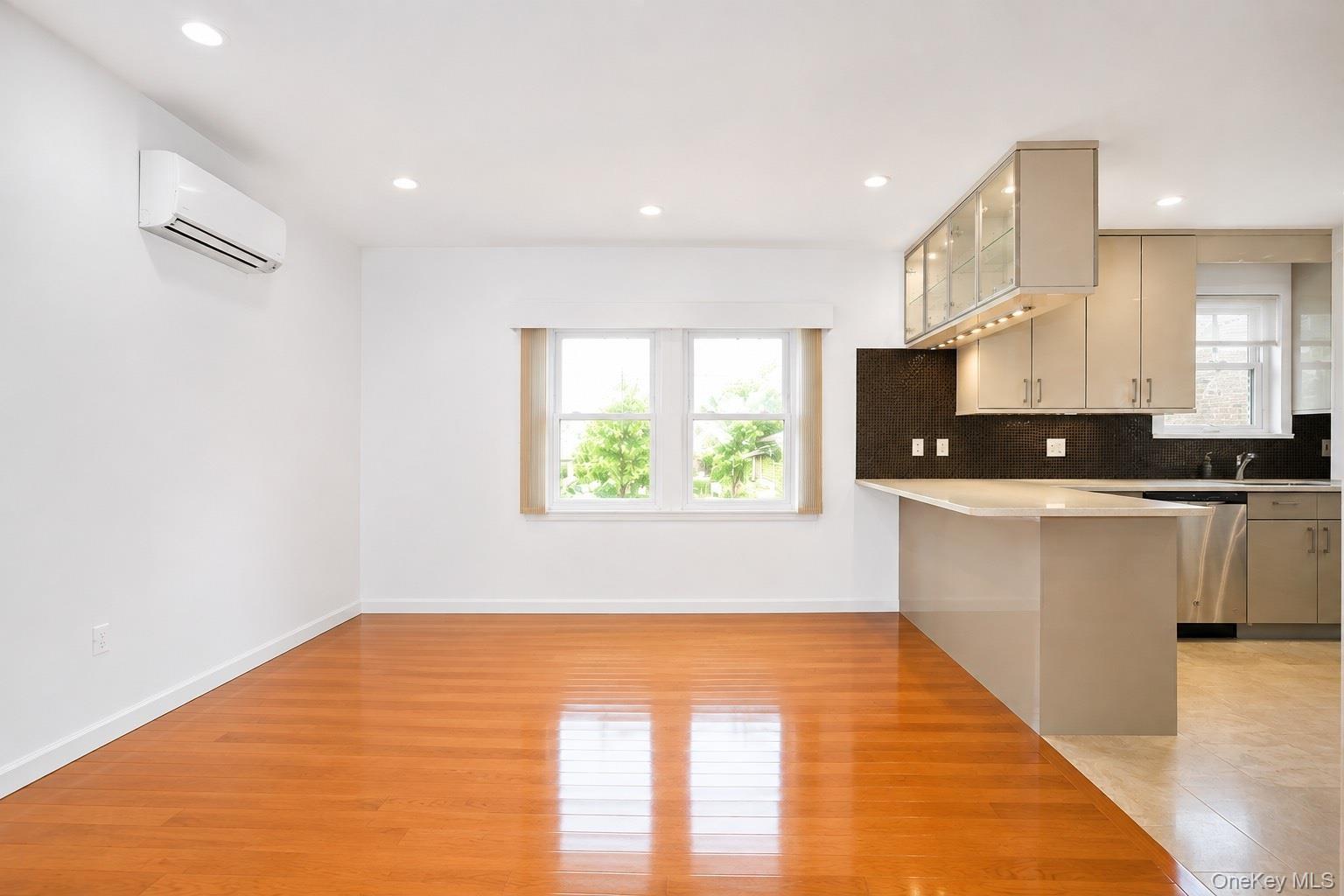 Single Family 16th Avenue Queens, NY 11357, MLS-1036013-7