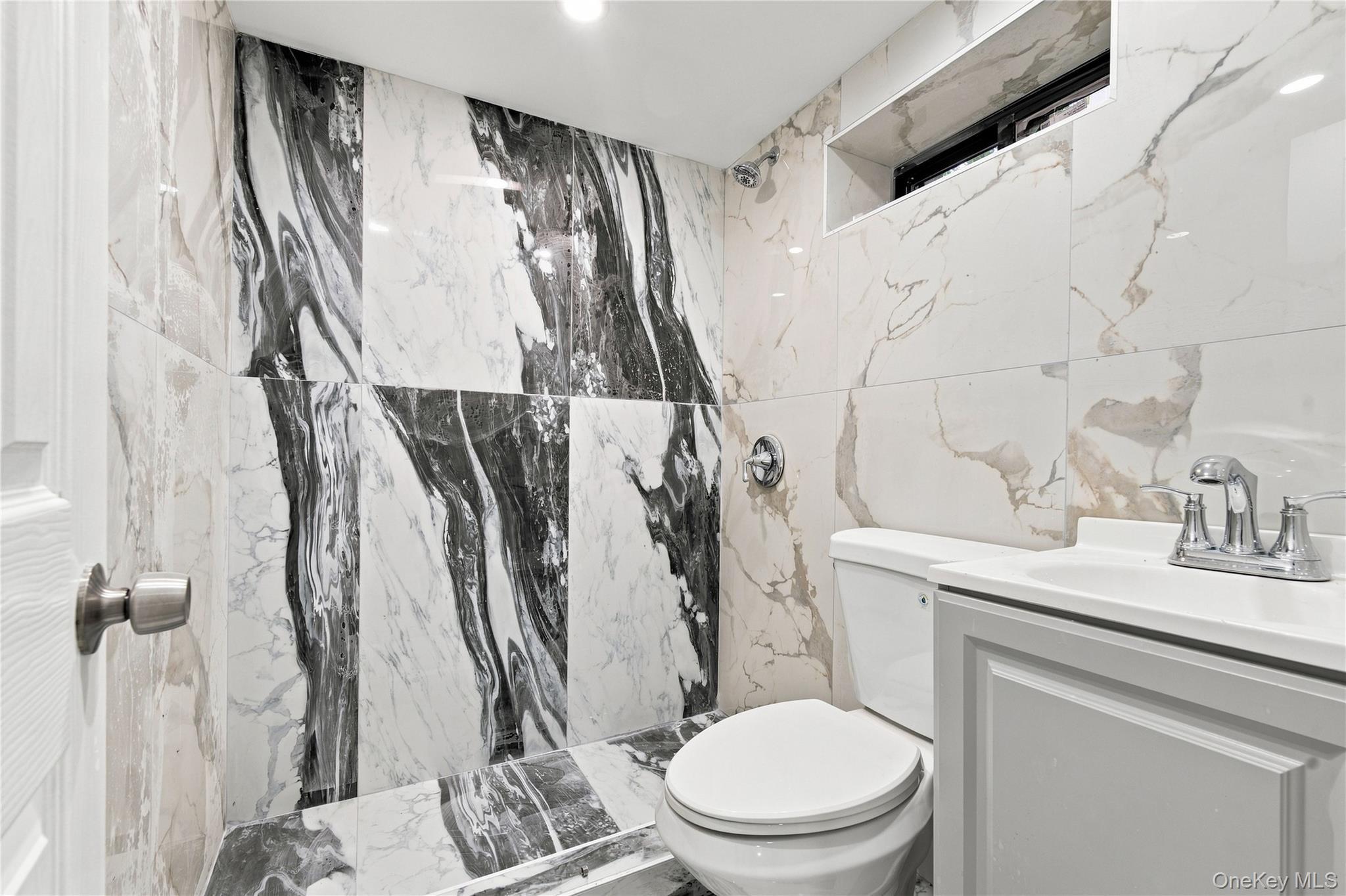 Single Family 200th Street  Queens, NY 11423, MLS-1036023-16