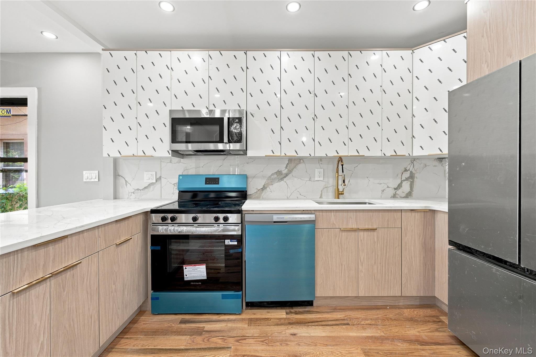 Single Family 200th Street  Queens, NY 11423, MLS-1036023-19