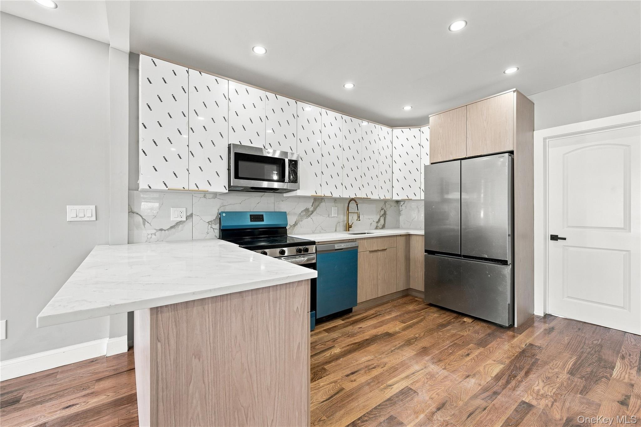 Single Family 200th Street  Queens, NY 11423, MLS-1036023-20