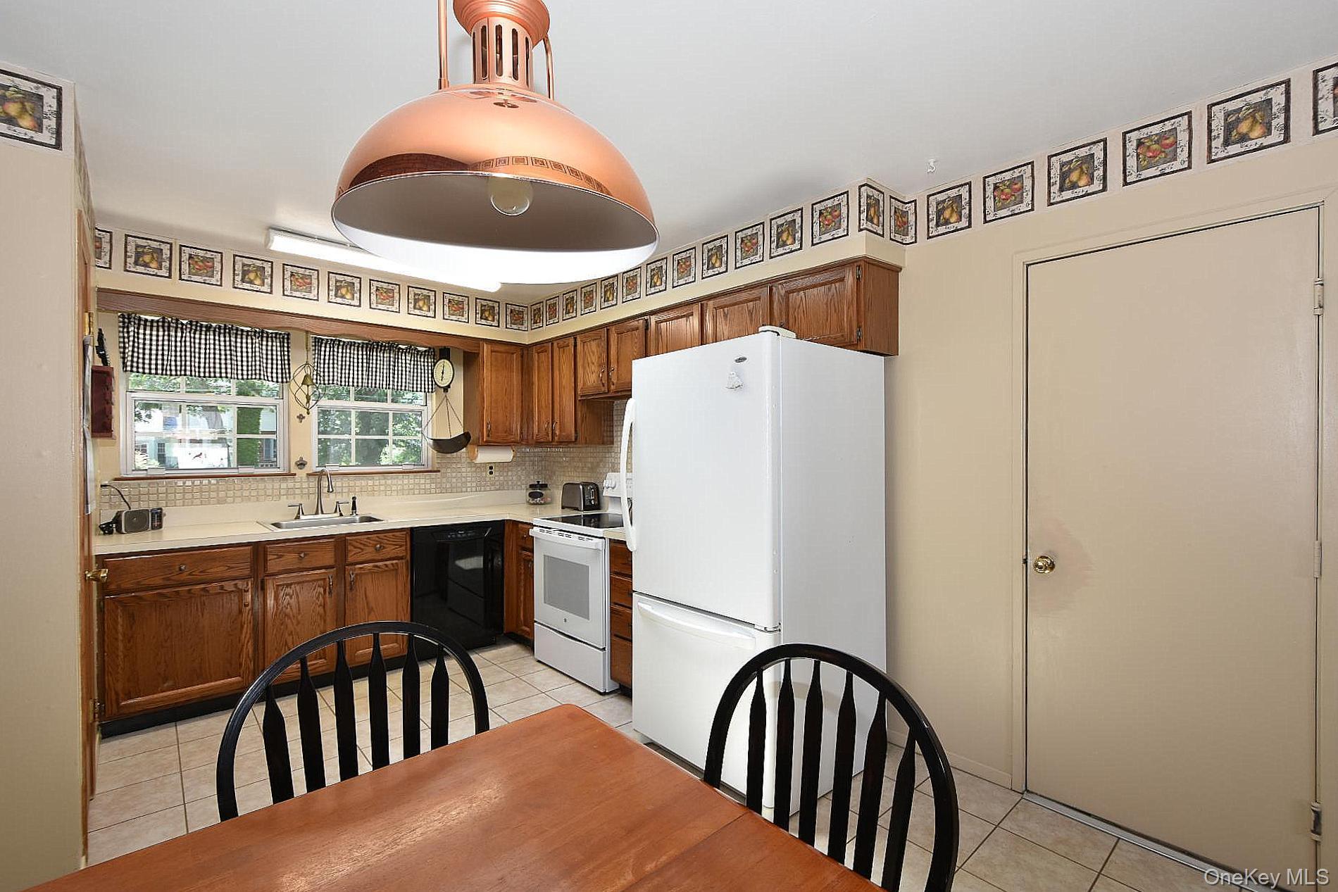Single Family Deer Road Suffolk County, NY 11779, MLS-1036042-4