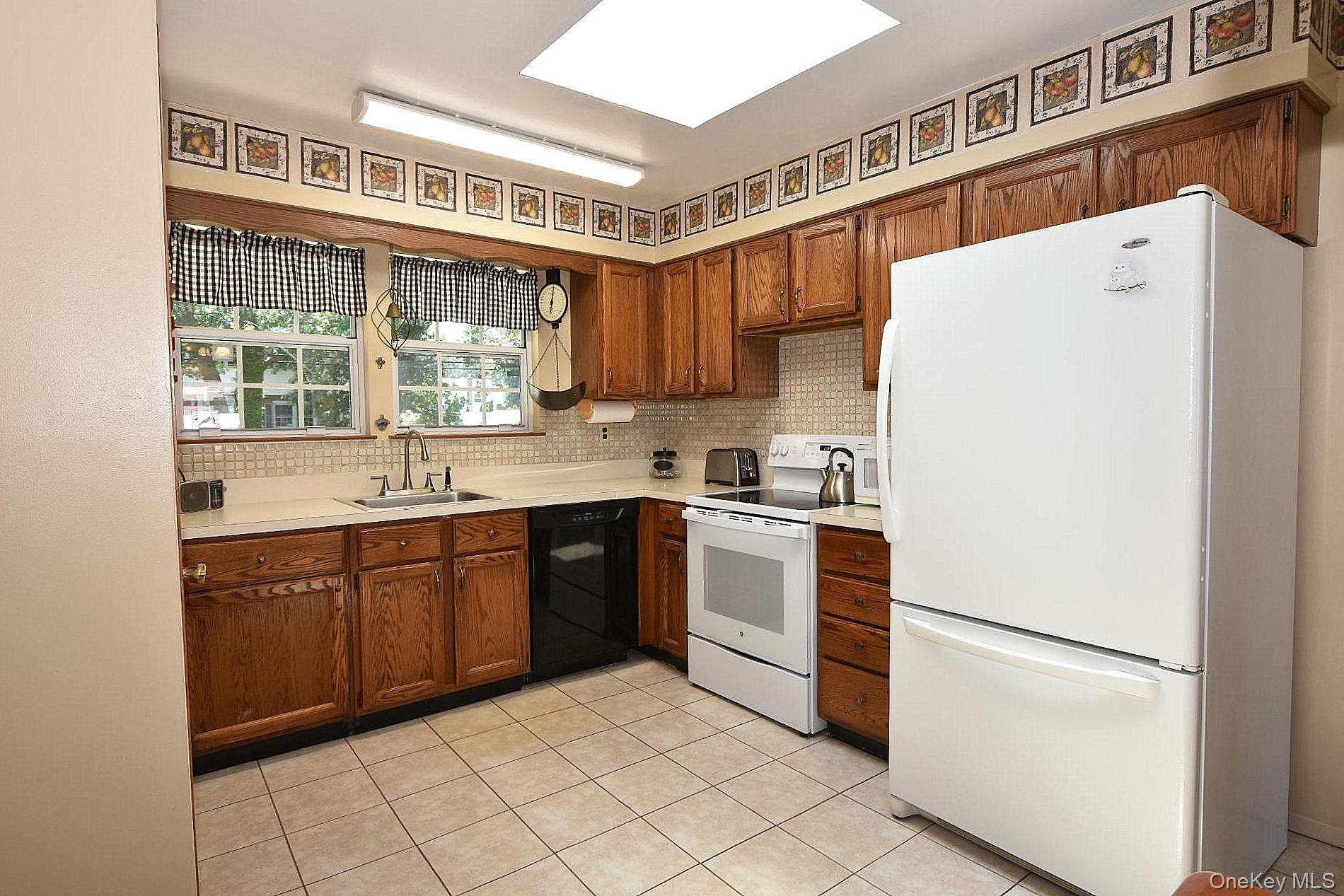 Single Family Deer Road Suffolk County, NY 11779, MLS-1036042-5