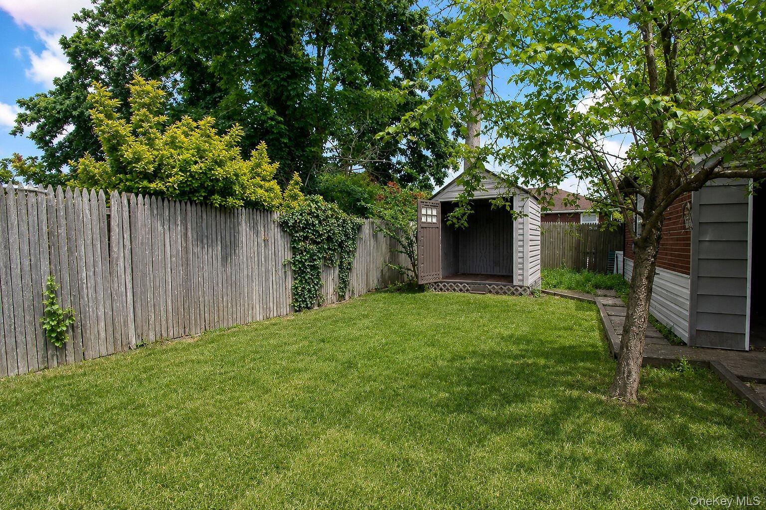 Single Family Willow Avenue  Nassau County, NY 11550, MLS-1036056-5