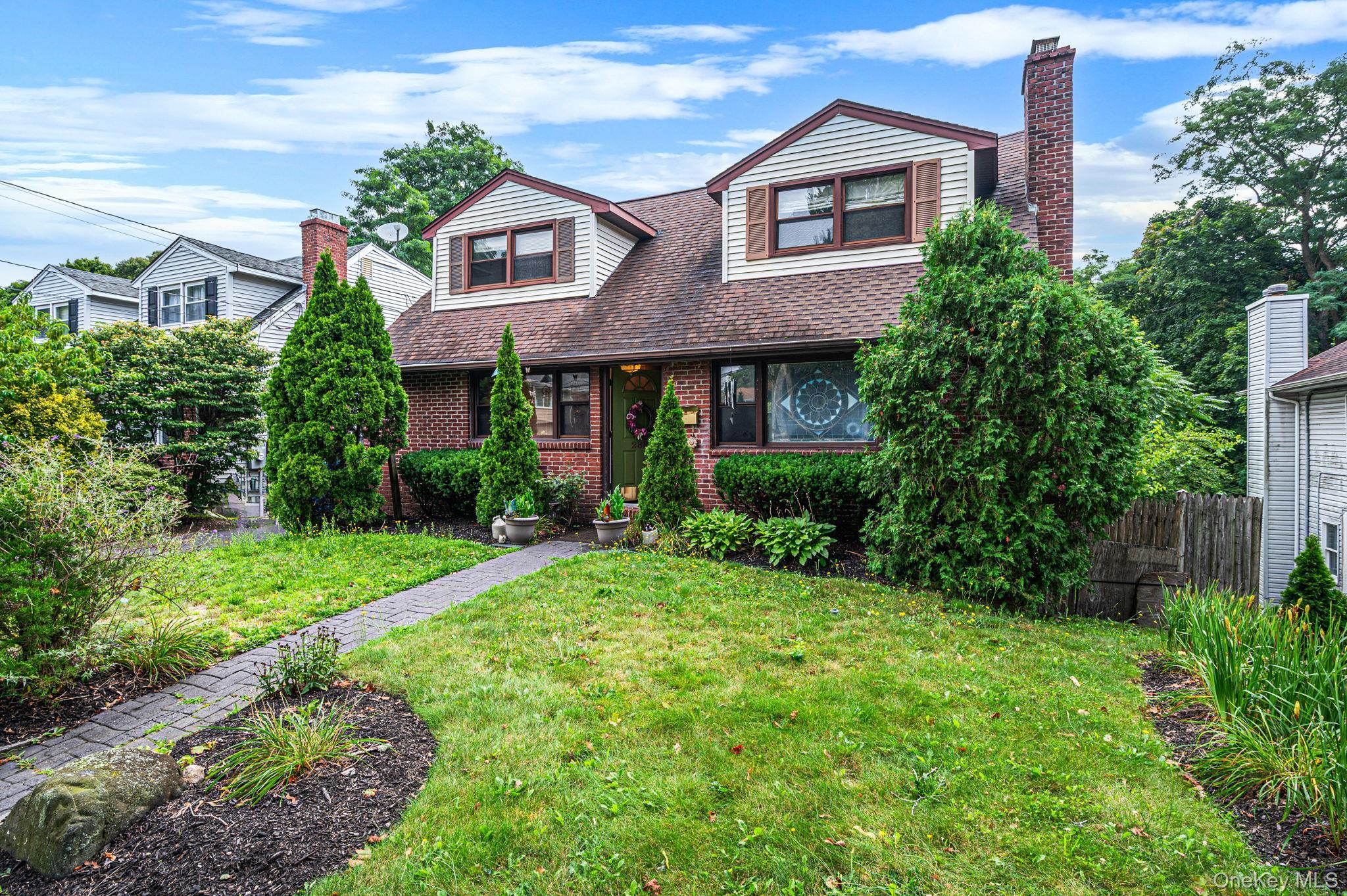 Single Family Nassau Road Suffolk County, NY 11743, MLS-1036058-2