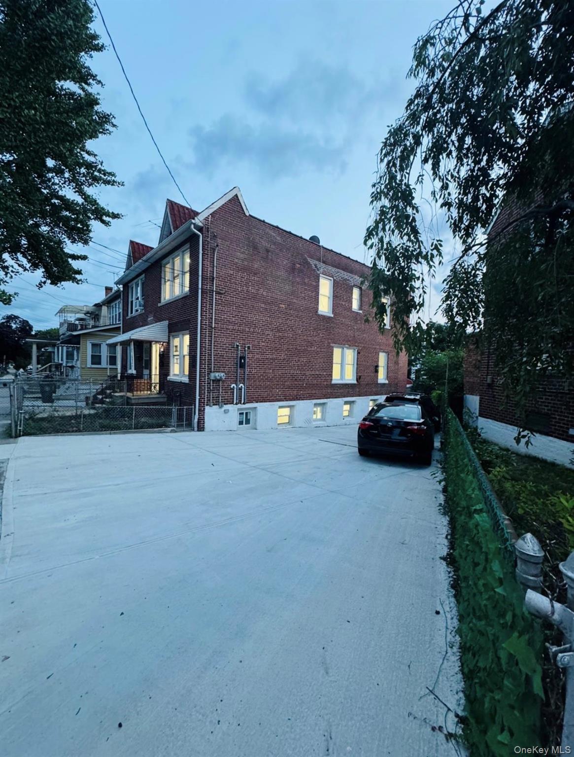 Single Family Merry Avenue Bronx, NY 10461, MLS-1036062-2