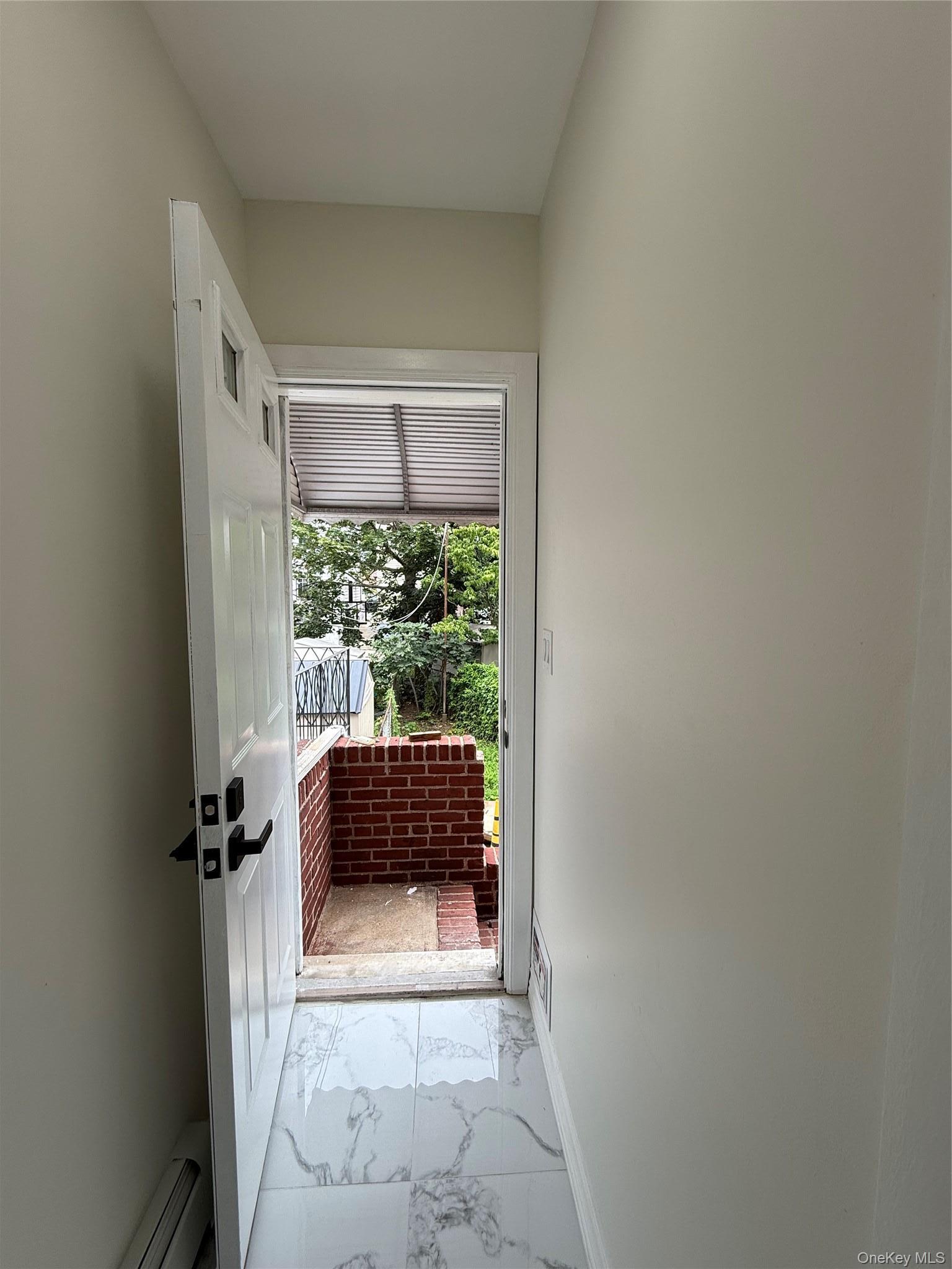 Single Family Merry Avenue Bronx, NY 10461, MLS-1036062-22