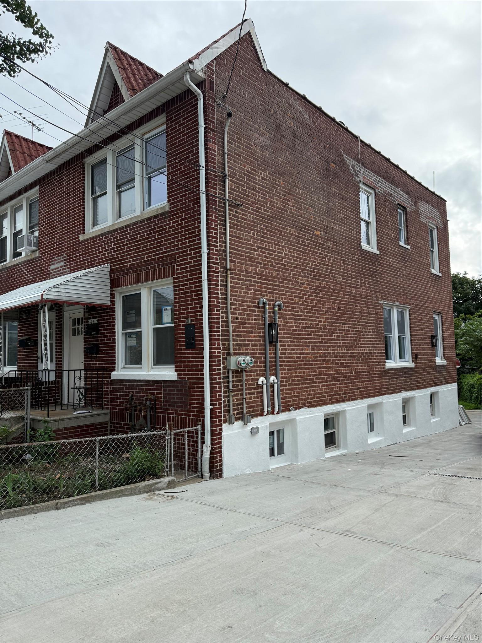 Single Family Merry Avenue Bronx, NY 10461, MLS-1036062-4