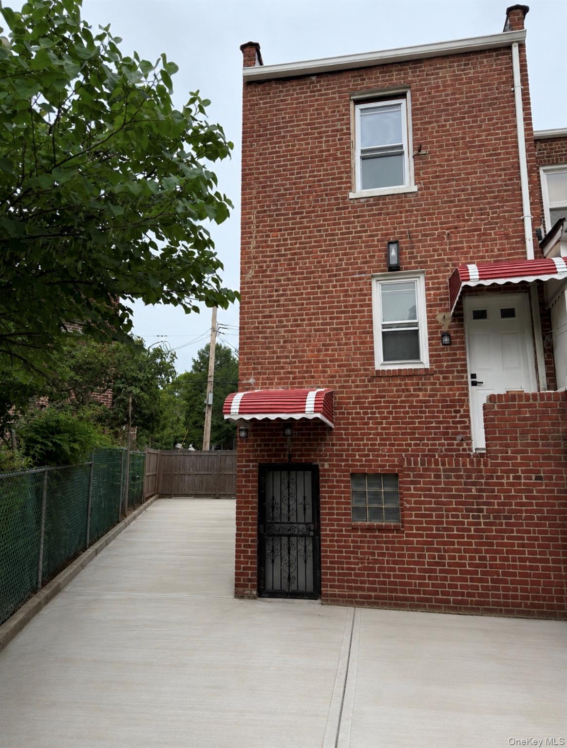 Single Family Merry Avenue Bronx, NY 10461, MLS-1036062-42