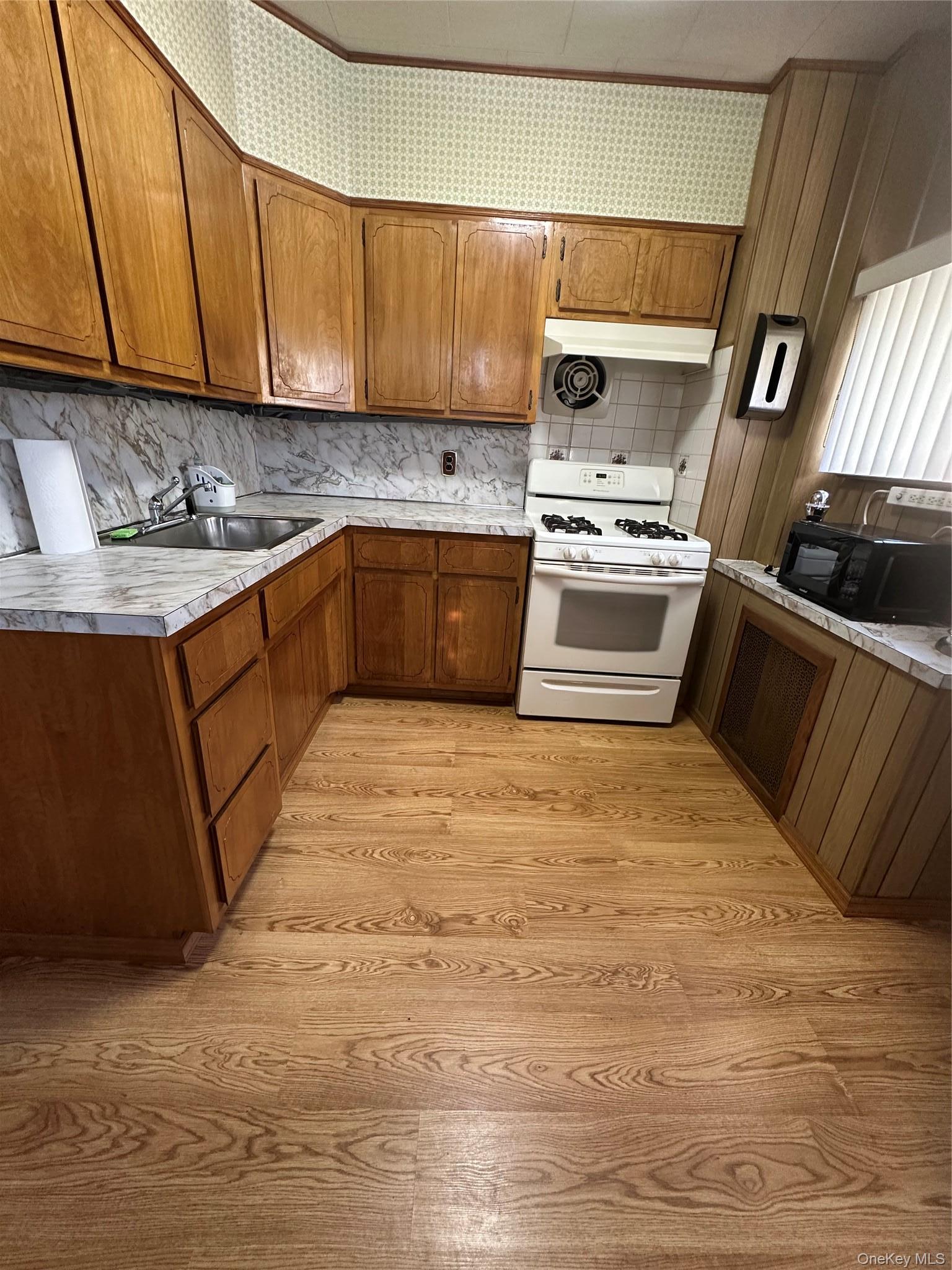 Single Family 80th Road Queens, NY 11385, MLS-1036065-11