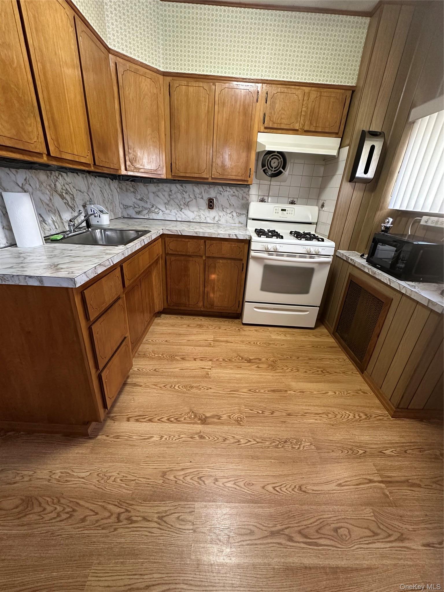 Single Family 80th Road Queens, NY 11385, MLS-1036065-8