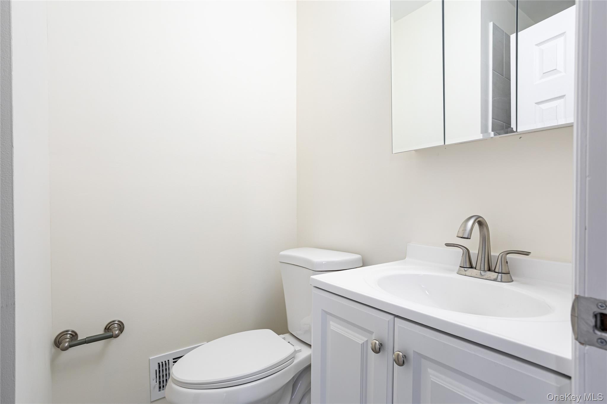 Single Family Ilyssa Way Staten Island, NY 10312, MLS-1036097-18