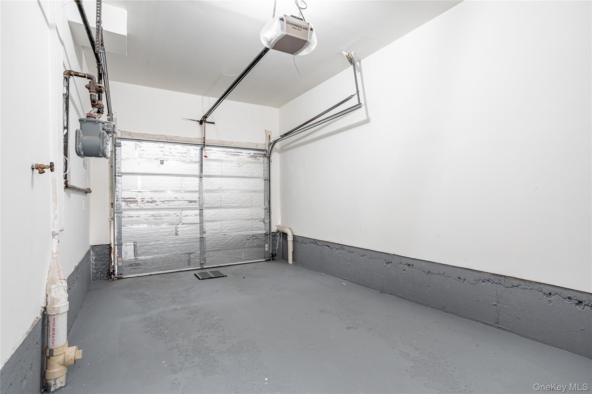 Single Family Ilyssa Way Staten Island, NY 10312, MLS-1036097-21