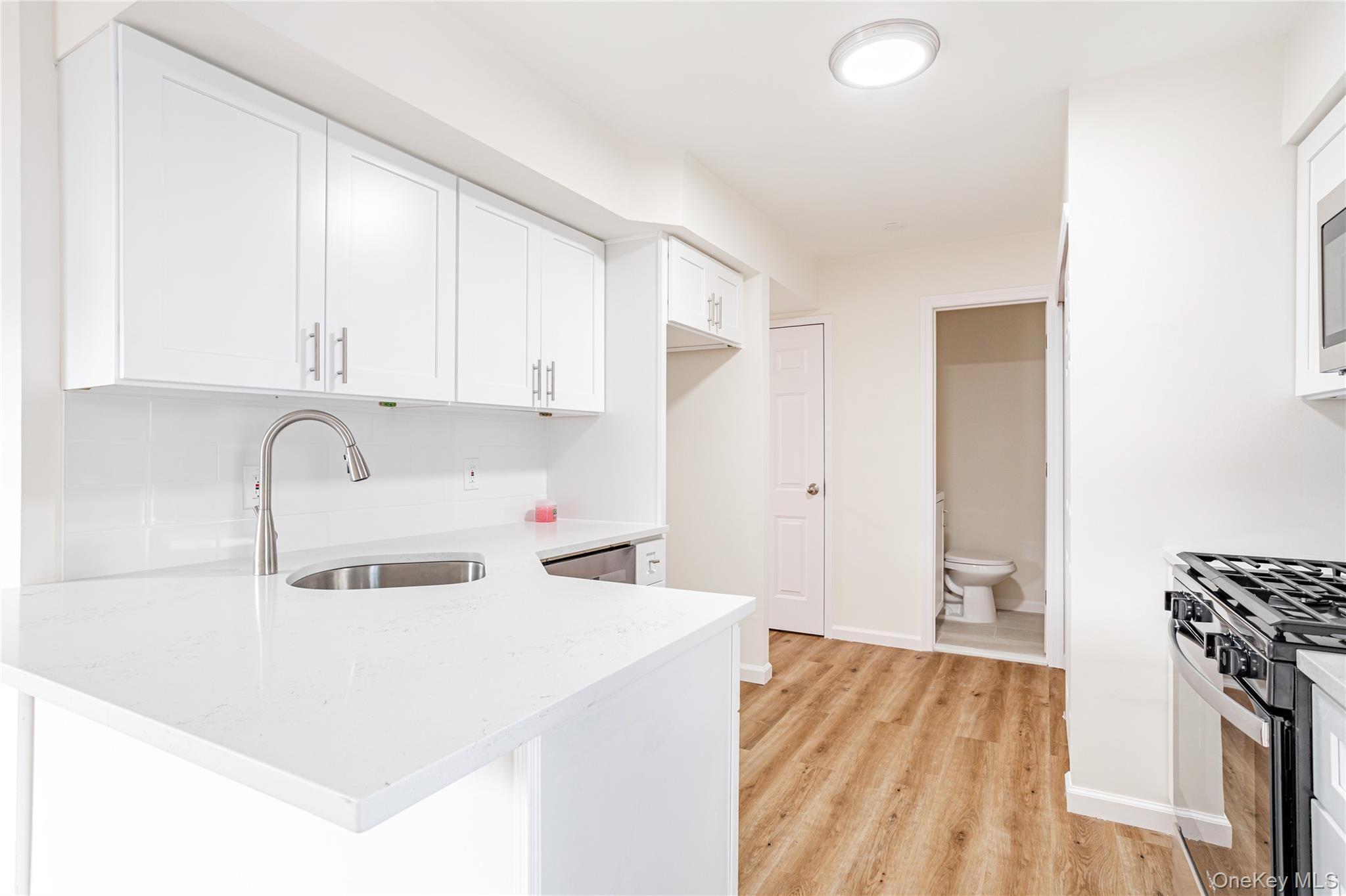 Single Family Ilyssa Way Staten Island, NY 10312, MLS-1036097-5